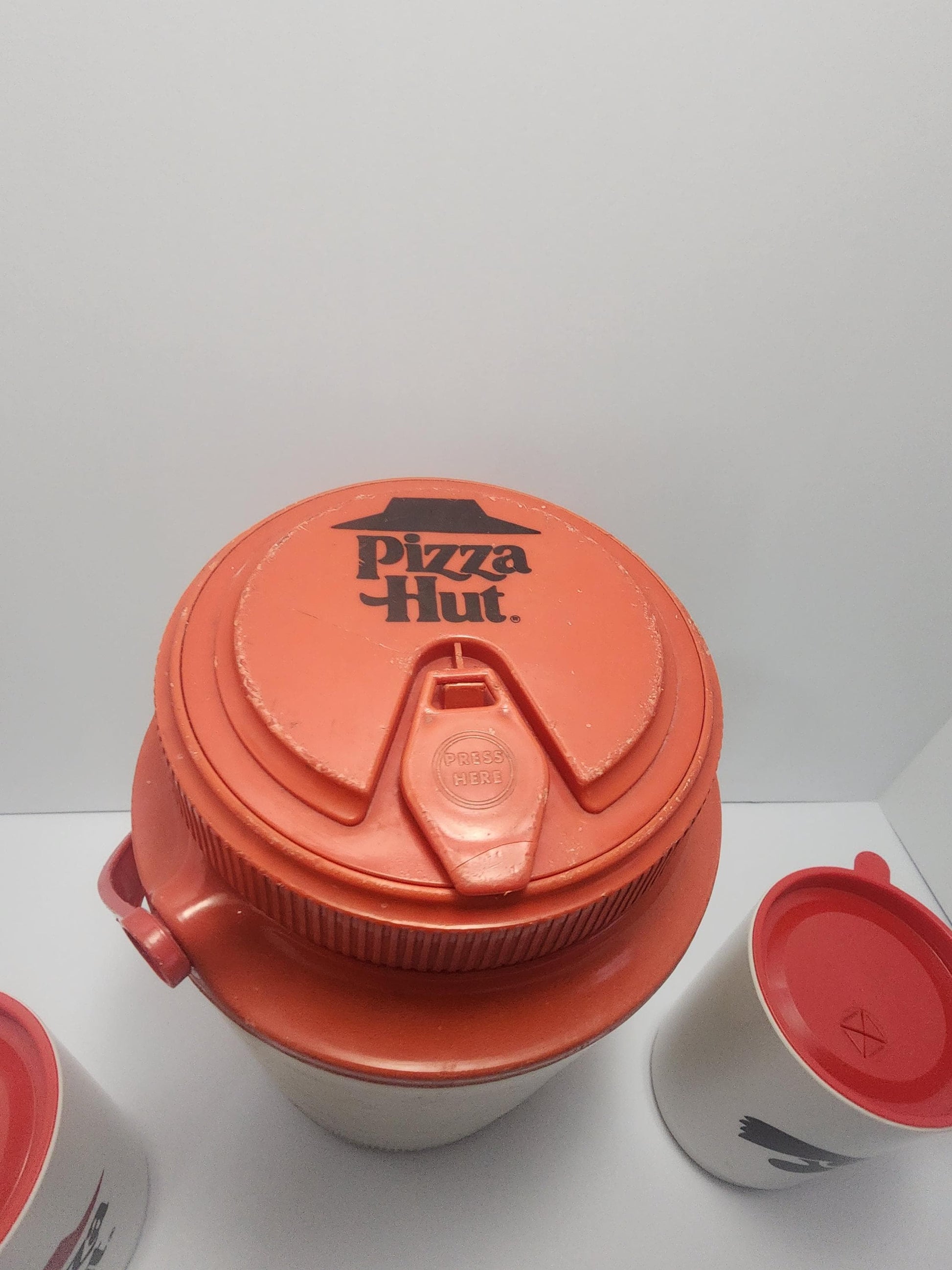 Vintage Pizza Hut Mugs and Water Cooler Jug - Iowa Hawkeyes - Pizza Hut - Coolers - Mugs - Thermos - Tumblers - Pizza - Drinkware - Hawkeyes