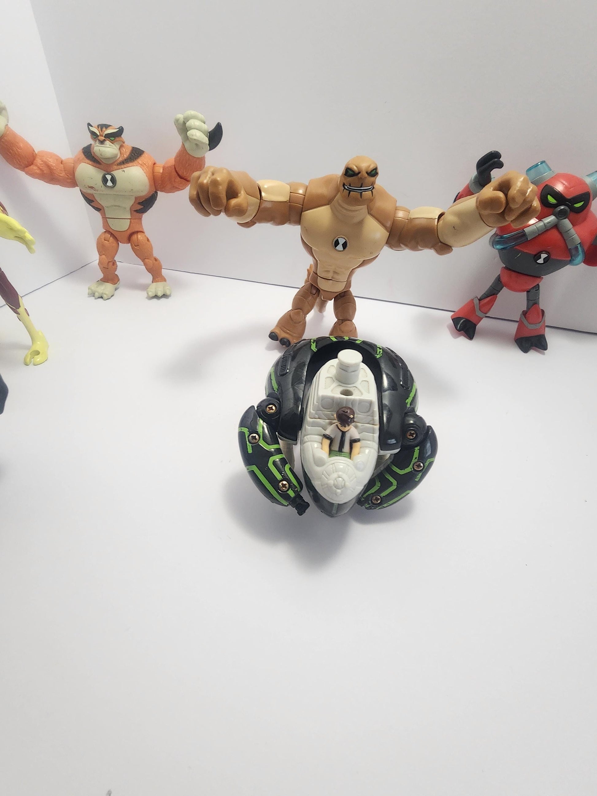 Ben 10 Playmates Action Figures Cartoon Network Toys - Ben 10 - Ben 10 Figures - Cartoon Network - Ben 10 Toys - Playmates Toys