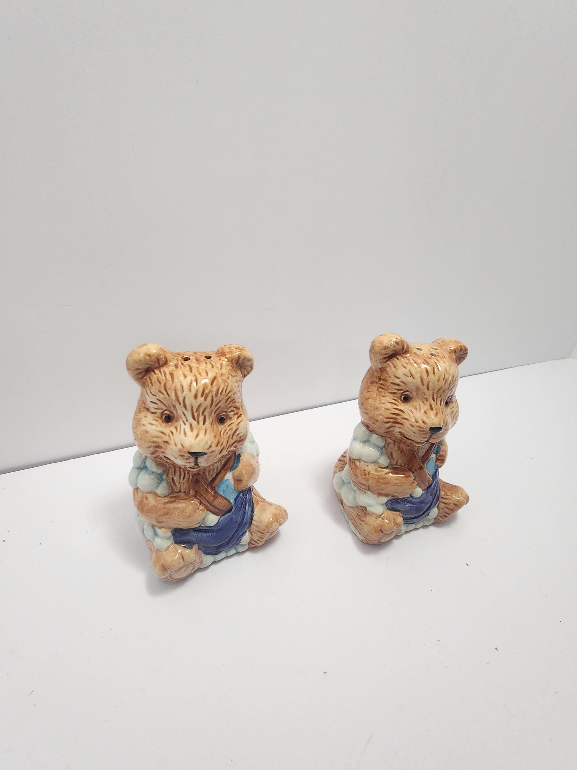 Bears Vintage Salt & Pepper Shakers Set Of 2 - Bears - Kitchen - Kitchen Decor - Bears Decor - Salt and Pepper - Shakers