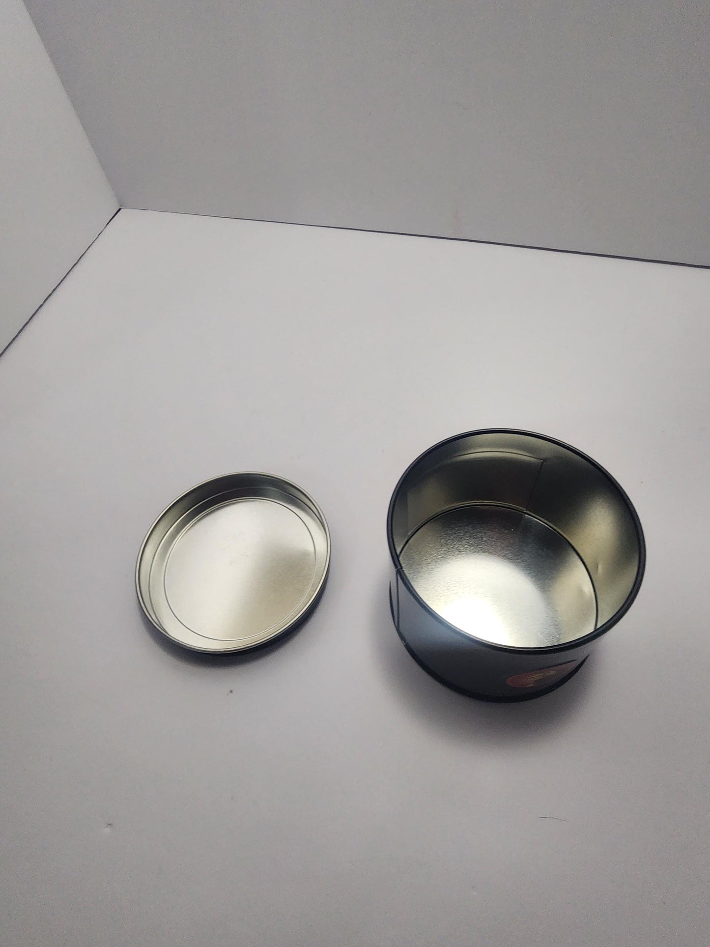 The Lion King Vintage 10th Anniversary Collectable Tin - Tins - Collectable Tins - Vintage Tins - The Lion King - Disney - Anniversary