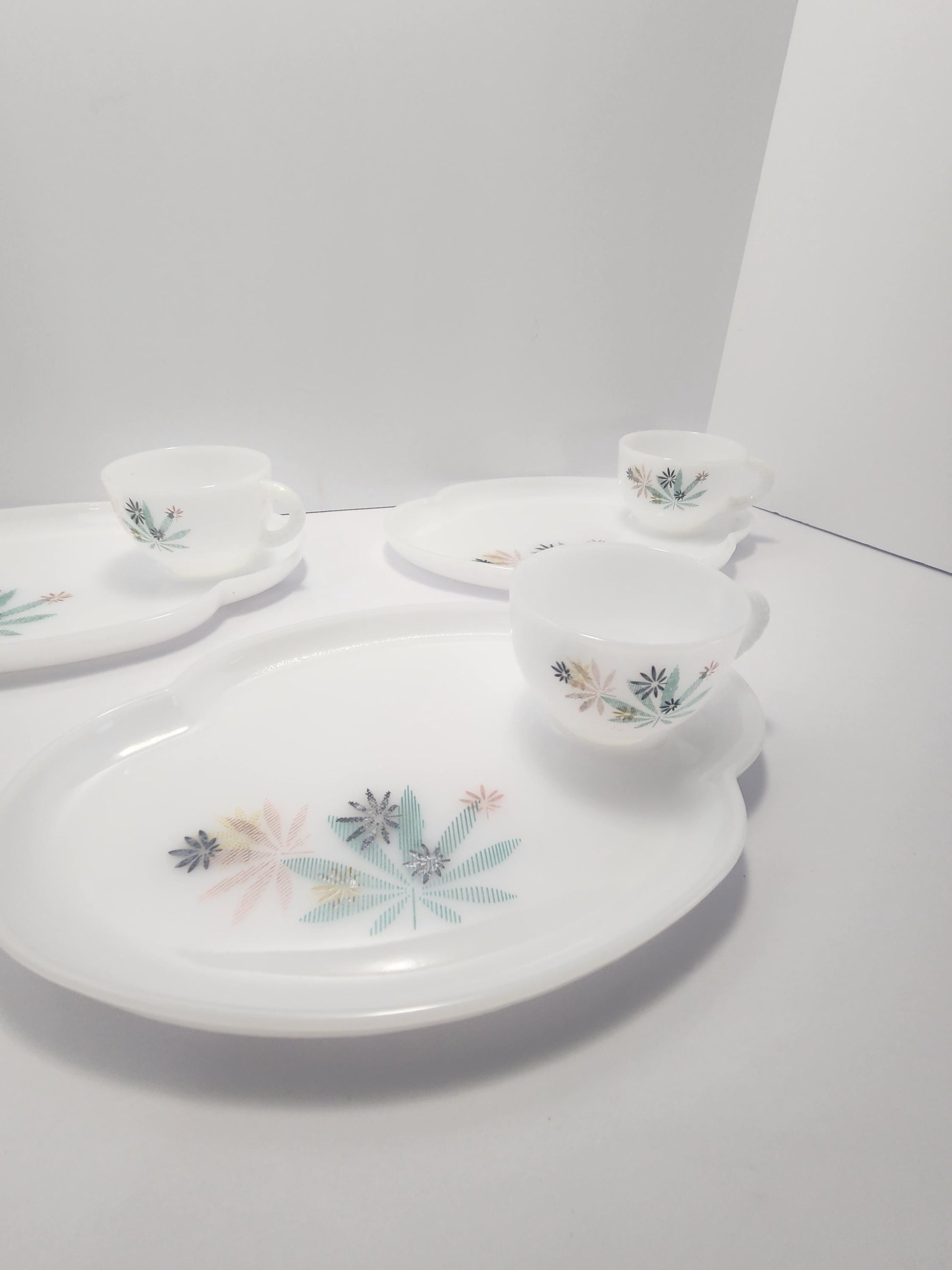 1950s Federal Glass Set Of 3 Saucer Cups & Plates - 1950s - Antiques - China - Saucer - Cups - Plates - Dinnerware
