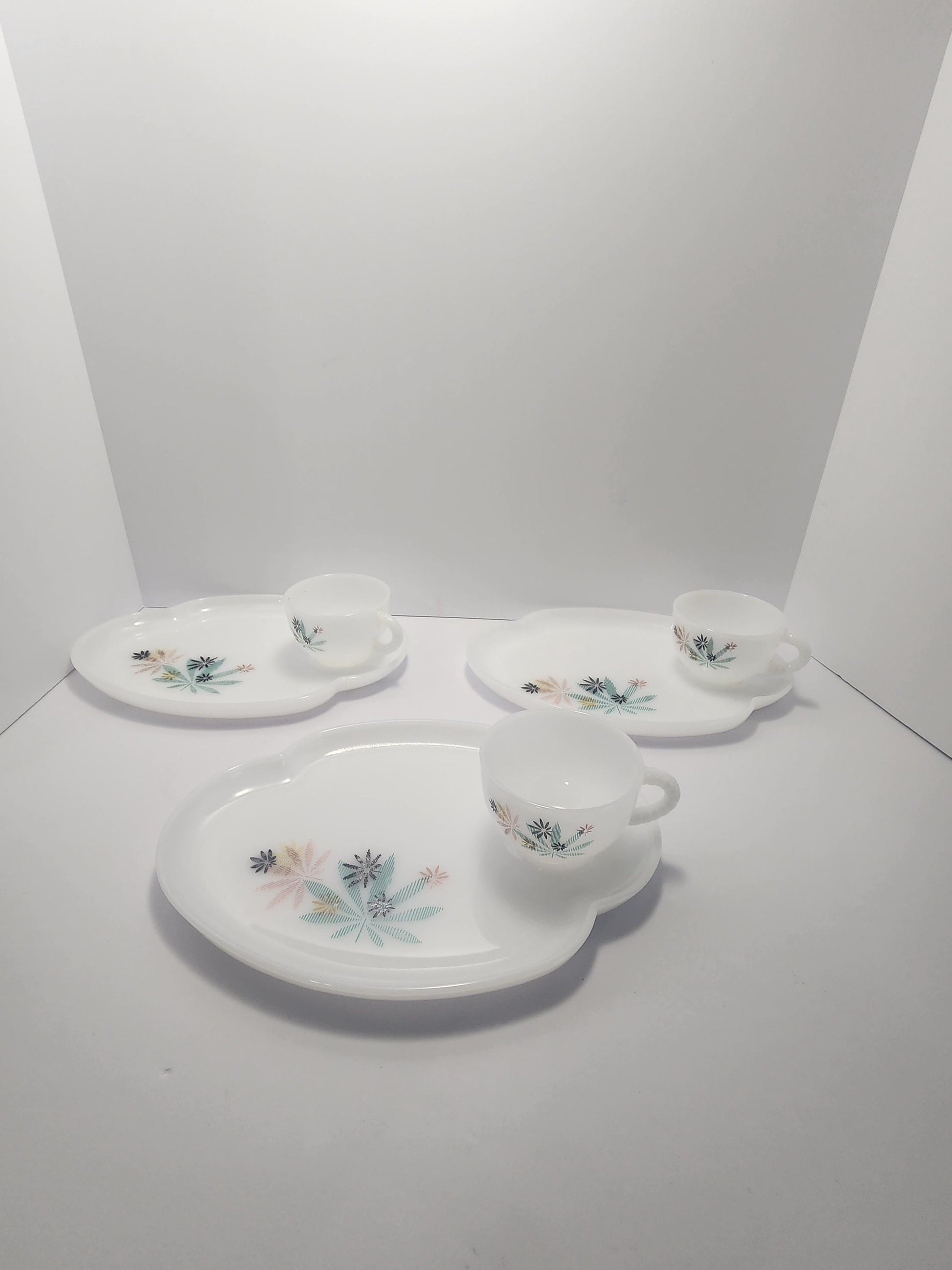 1950s Federal Glass Set Of 3 Saucer Cups & Plates - 1950s - Antiques - China - Saucer - Cups - Plates - Dinnerware