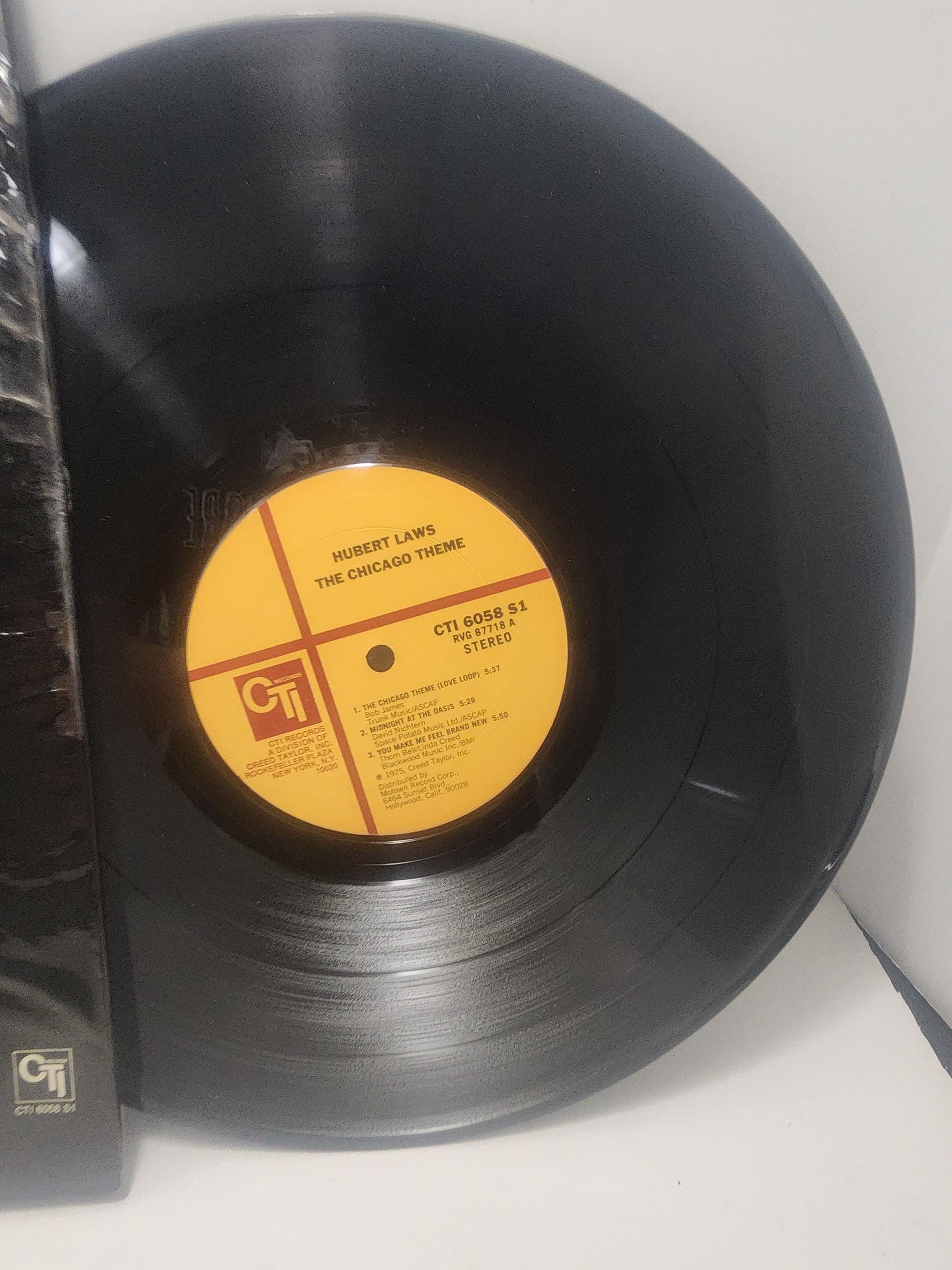 1970s Vintage Hubert Laws The Chicago Theme Vinyl LP Record - Records - Music - Vinyl - LP - LP Records - Hubert Laws - The Chicago Theme