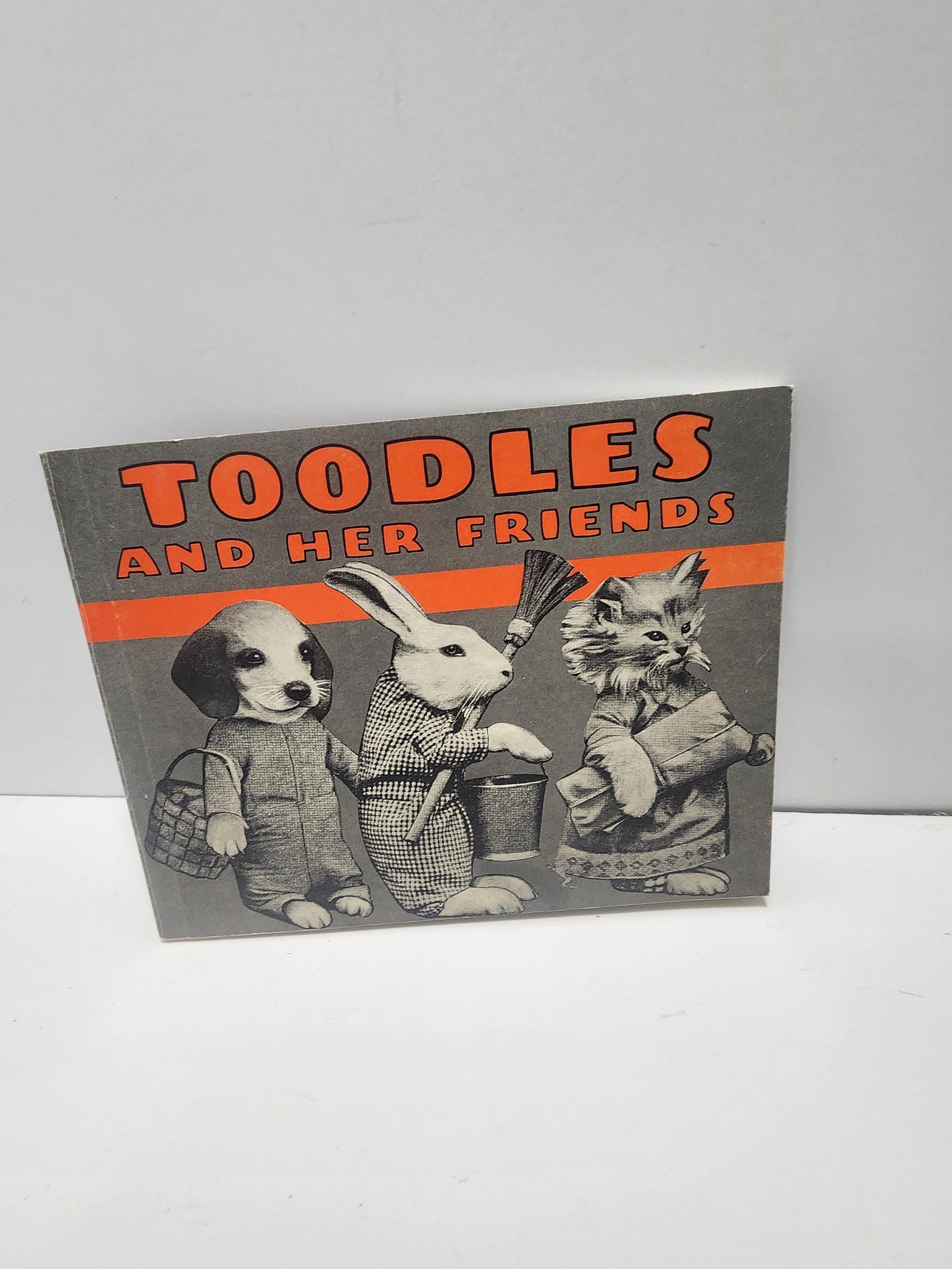 1991 Toodles And Her Friends By Harrier Whittier Frees - Cats - Dogs - Animals In Clothes - 1990s - Vintage Books