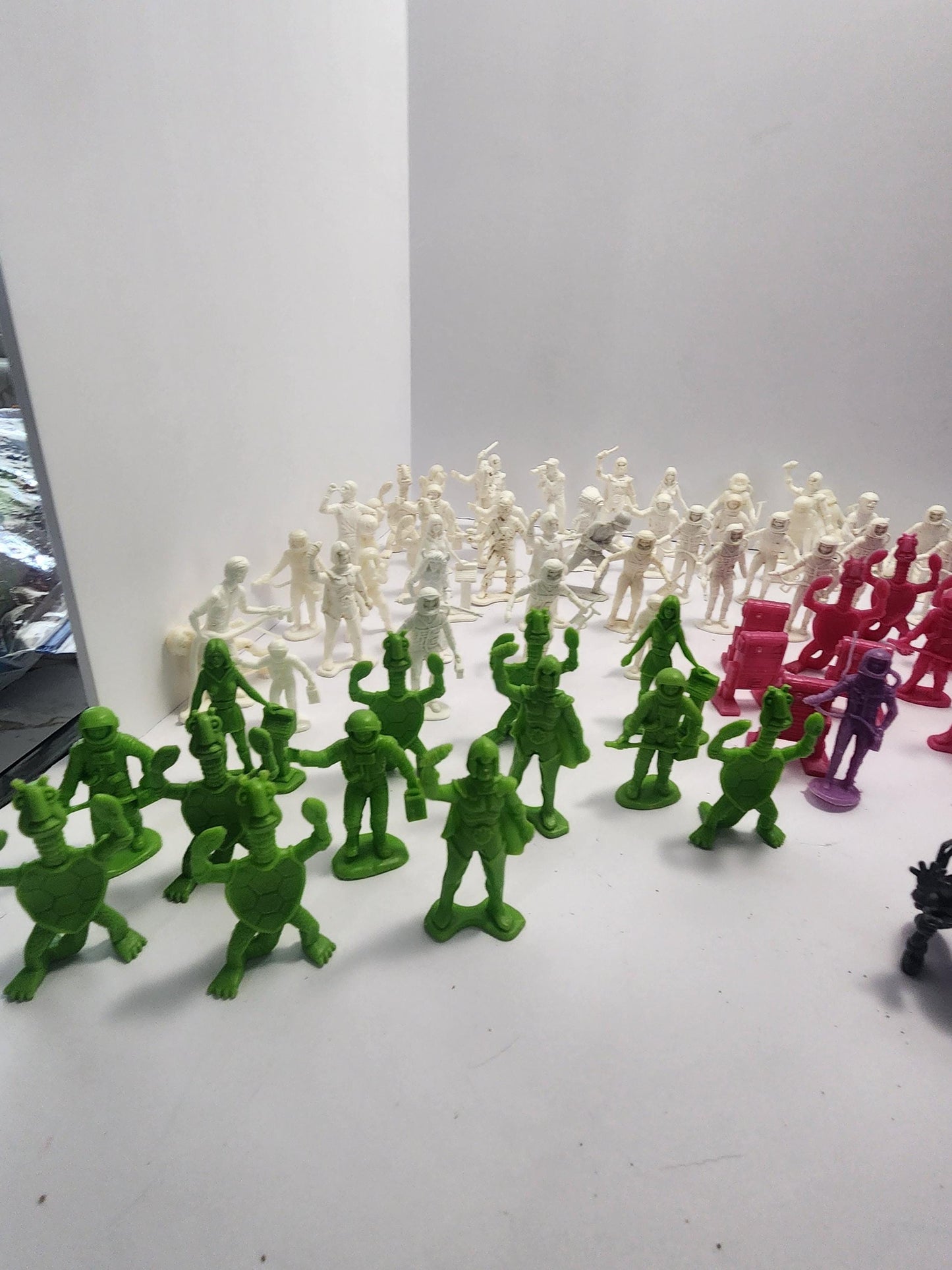 Space Astronauts HUGE 1980s Vintage LOT Of Mixed Color Figures - Astronauts - Space - Army Men - Firefighters - Figures - Pretend Play