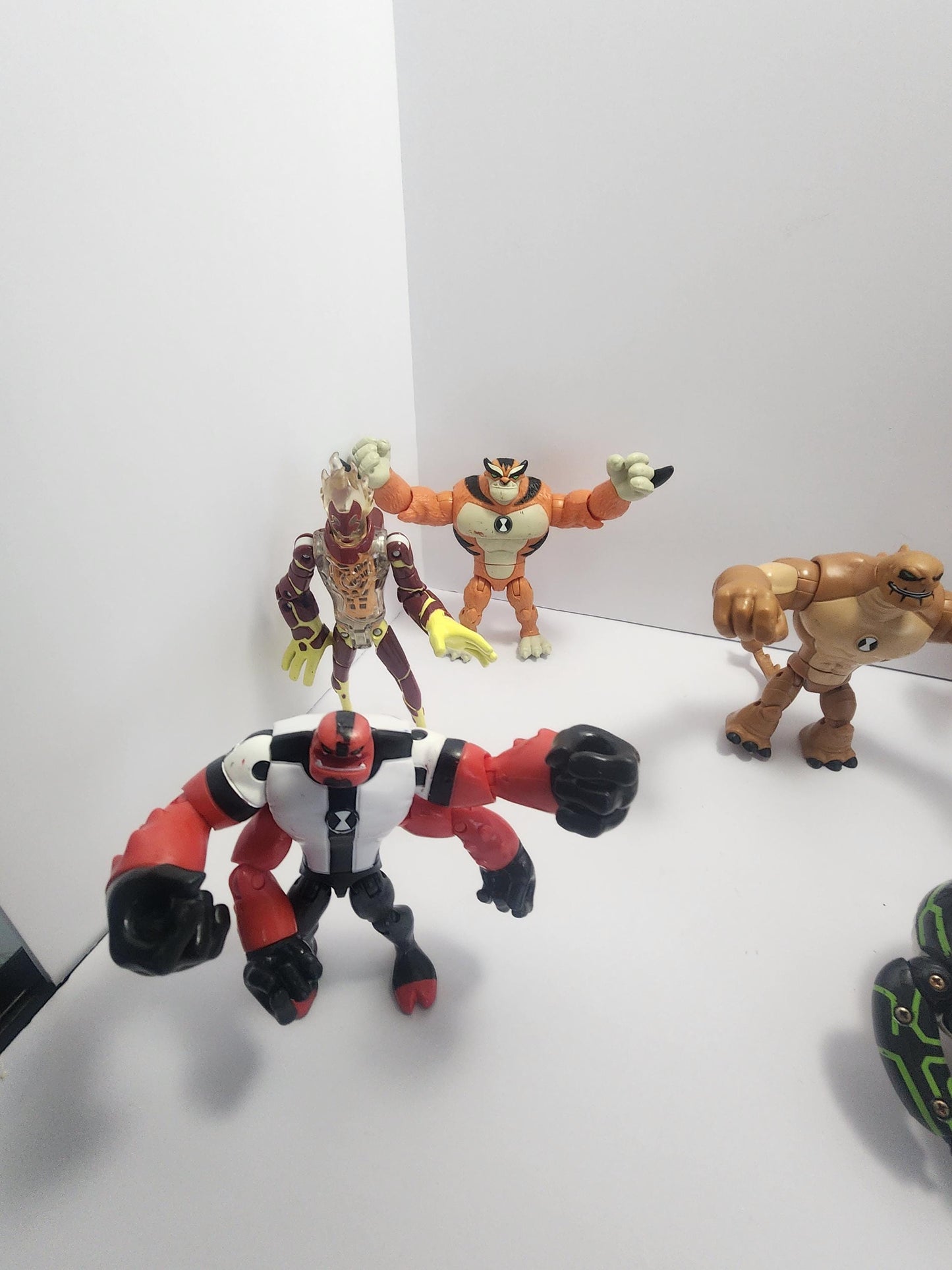 Ben 10 Playmates Action Figures Cartoon Network Toys - Ben 10 - Ben 10 Figures - Cartoon Network - Ben 10 Toys - Playmates Toys