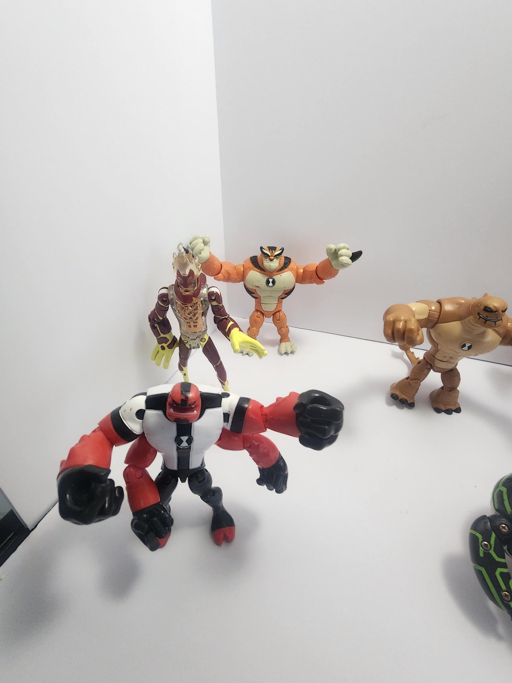 Ben 10 Playmates Action Figures Cartoon Network Toys - Ben 10 - Ben 10 Figures - Cartoon Network - Ben 10 Toys - Playmates Toys