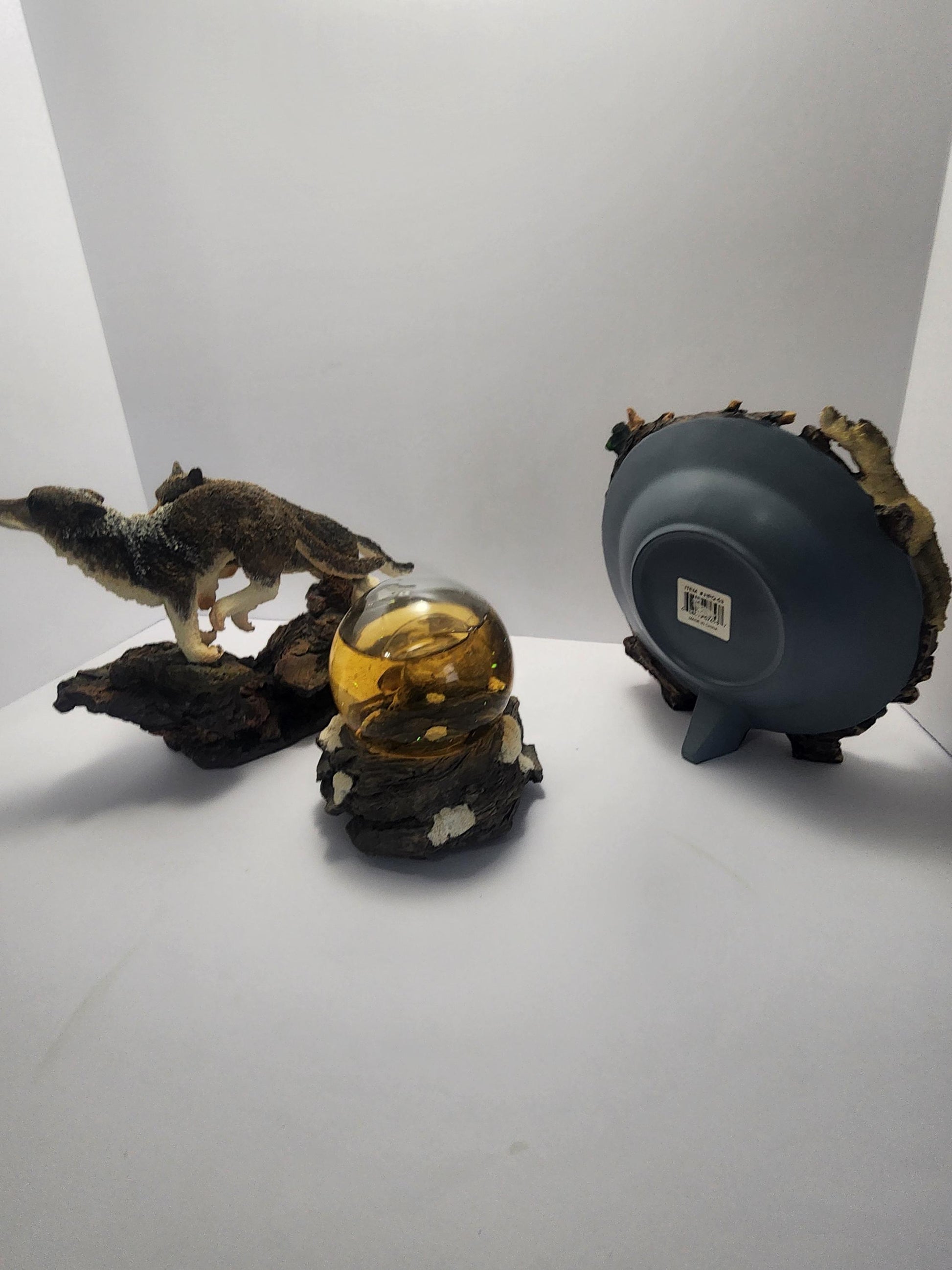 Wildlife Wolf Figurines and Snow Globe - Wolf - Wolves - Wolf Figurines - Snow Globes - Snowglobe - Wolf Gifs - Wildlife - Animals