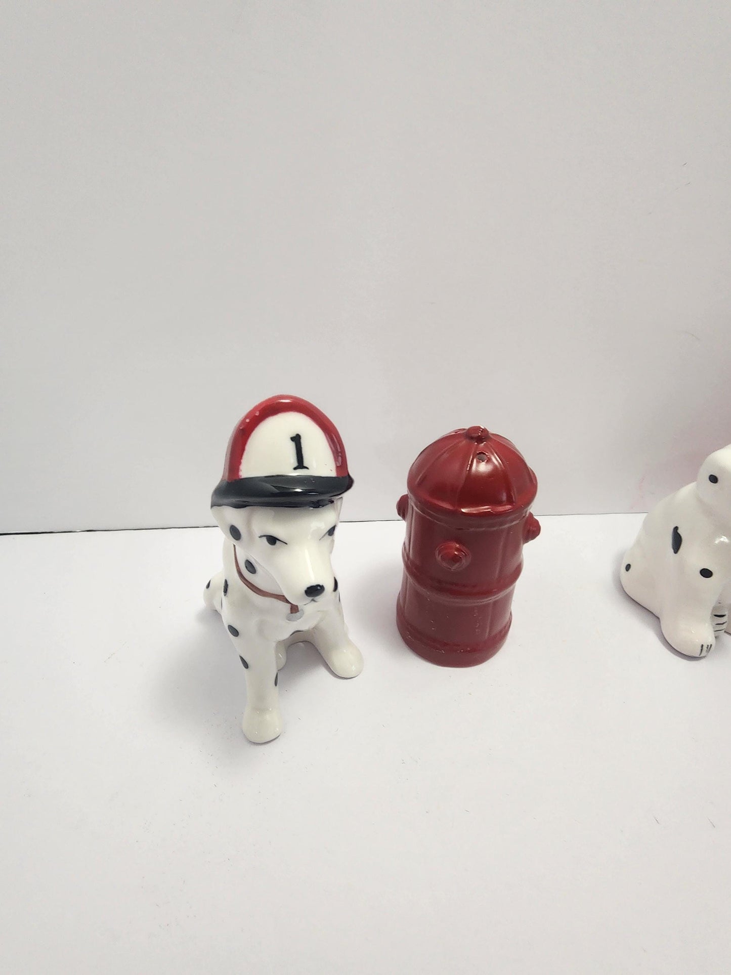 Dalmatians And Fire Hydrant Salt & pepper Shaker Sets - Dalmatians - Fire Hydrant - Fire Fighters - Salt and Pepper - Shakers
