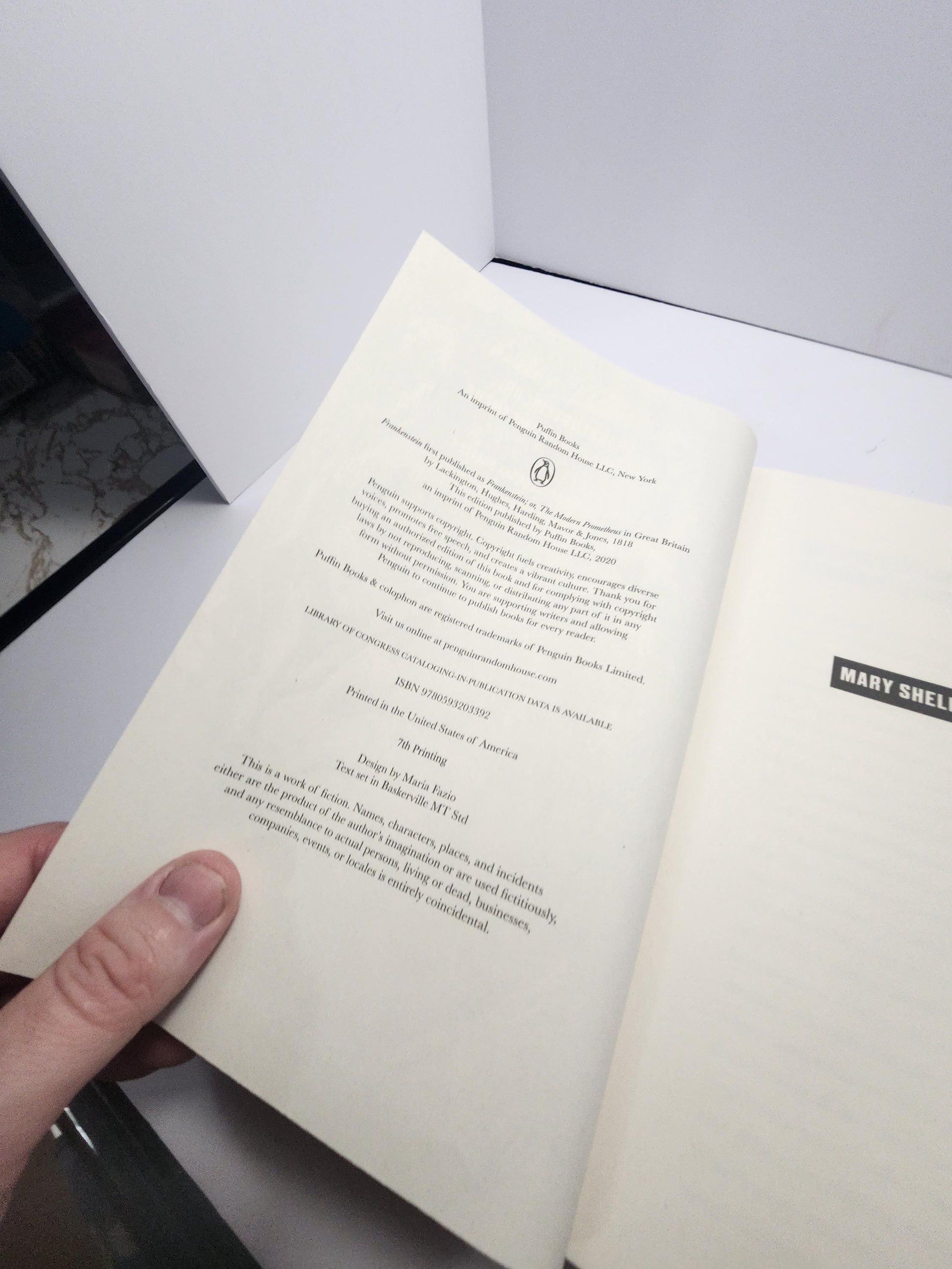 Monsters Dracula & Frankenstein Books - Mary Shelly - Bram Stoker - Monsters - Halloween - Halloween Books - Frakenstein - Dracula