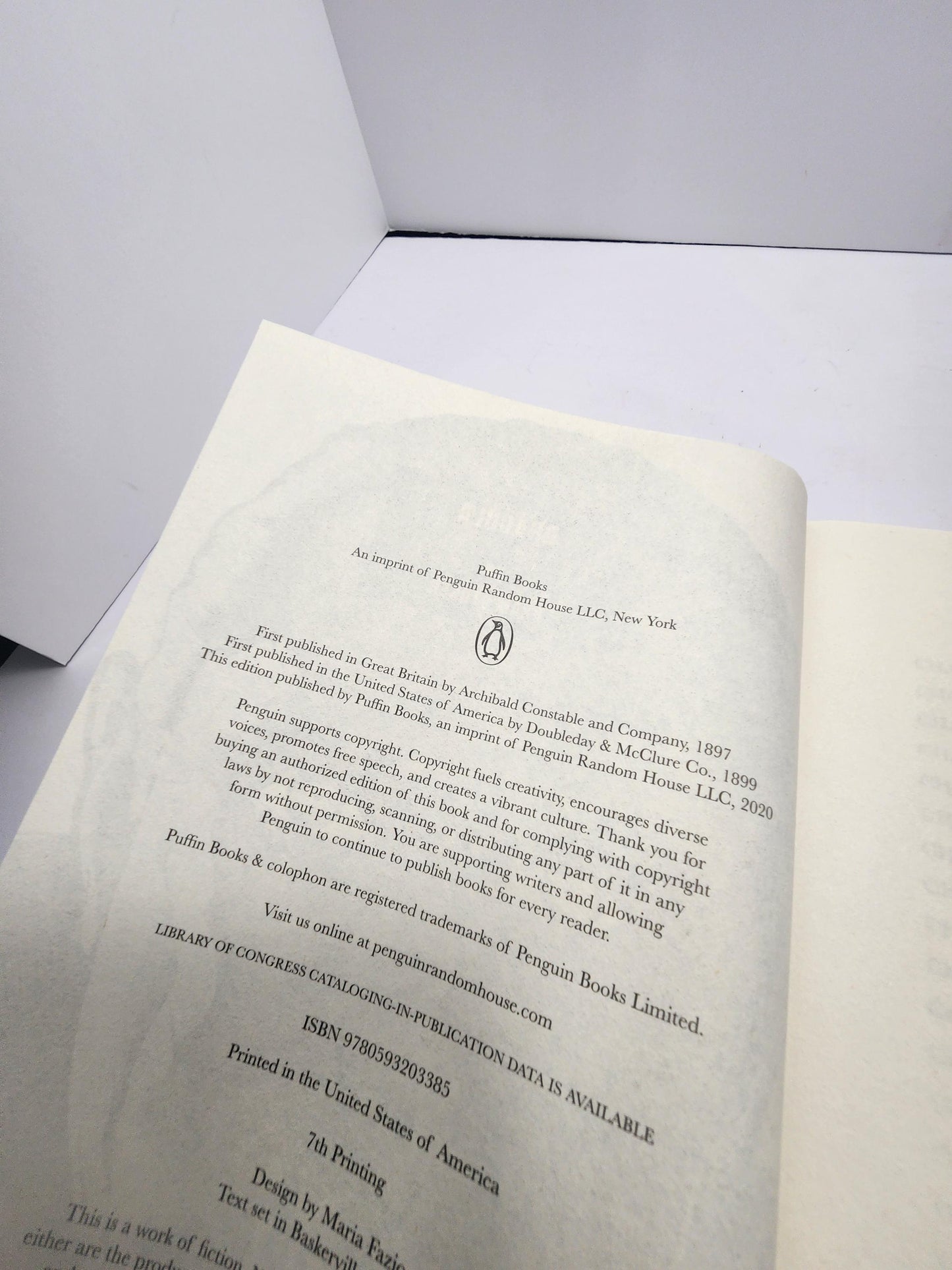 Monsters Dracula & Frankenstein Books - Mary Shelly - Bram Stoker - Monsters - Halloween - Halloween Books - Frakenstein - Dracula