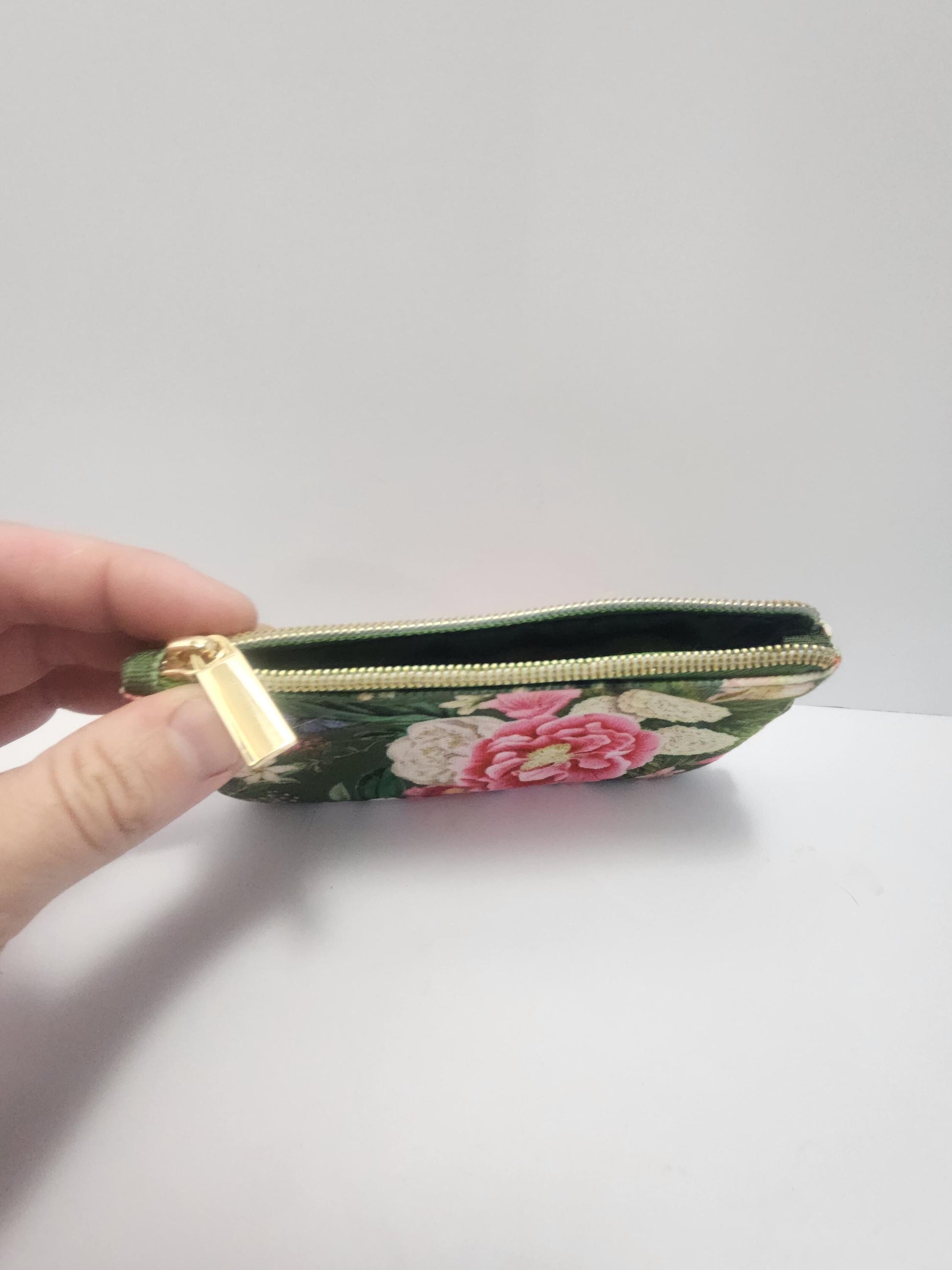 Womens Coin Bag Purse Floral Vintage Design - Bags - Hand Bags - Purse - Coin Purse - Wallet - Womens Wallet - Gift For Women - Womens Bags