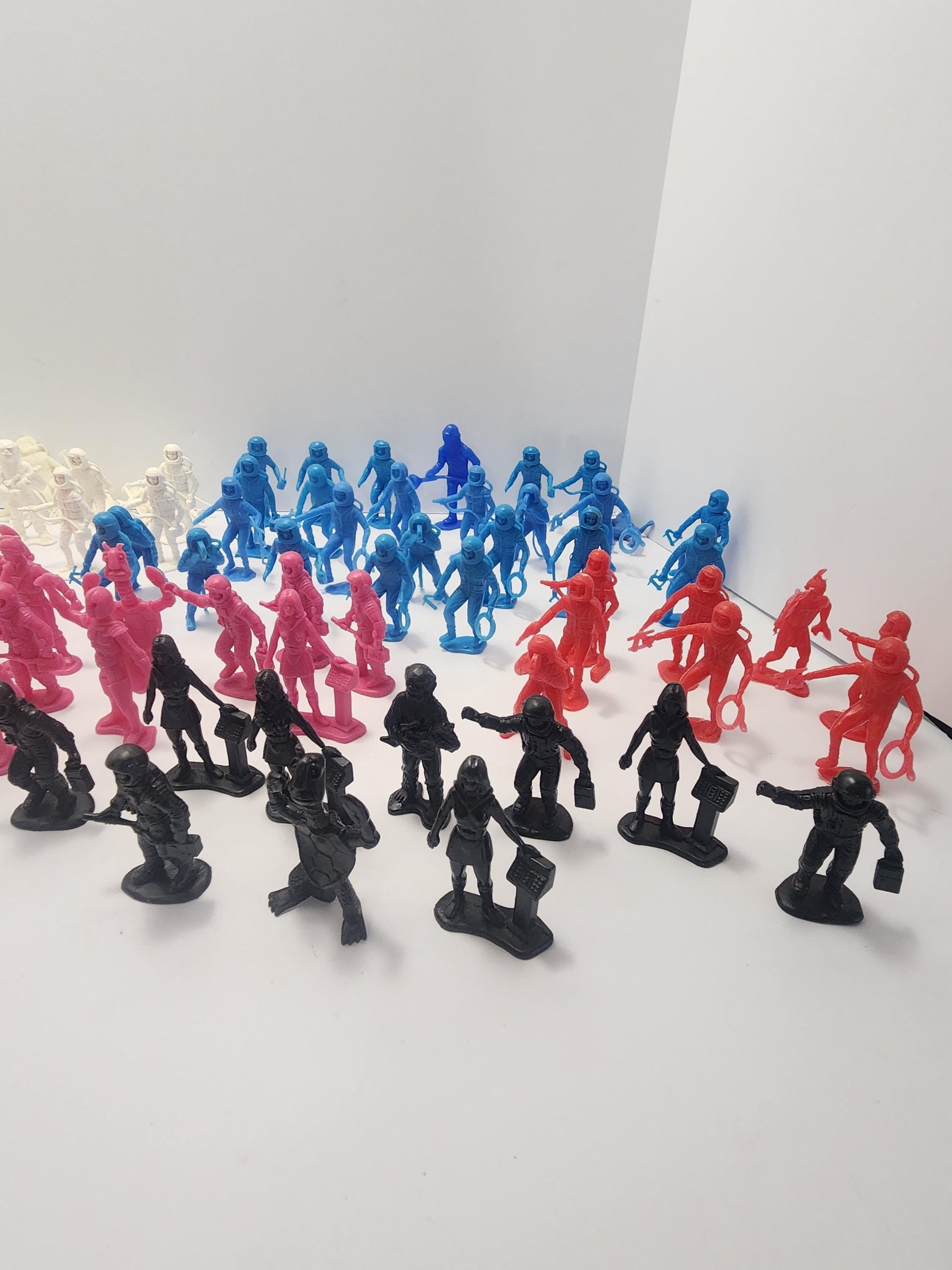Space Astronauts HUGE 1980s Vintage LOT Of Mixed Color Figures - Astronauts - Space - Army Men - Firefighters - Figures - Pretend Play