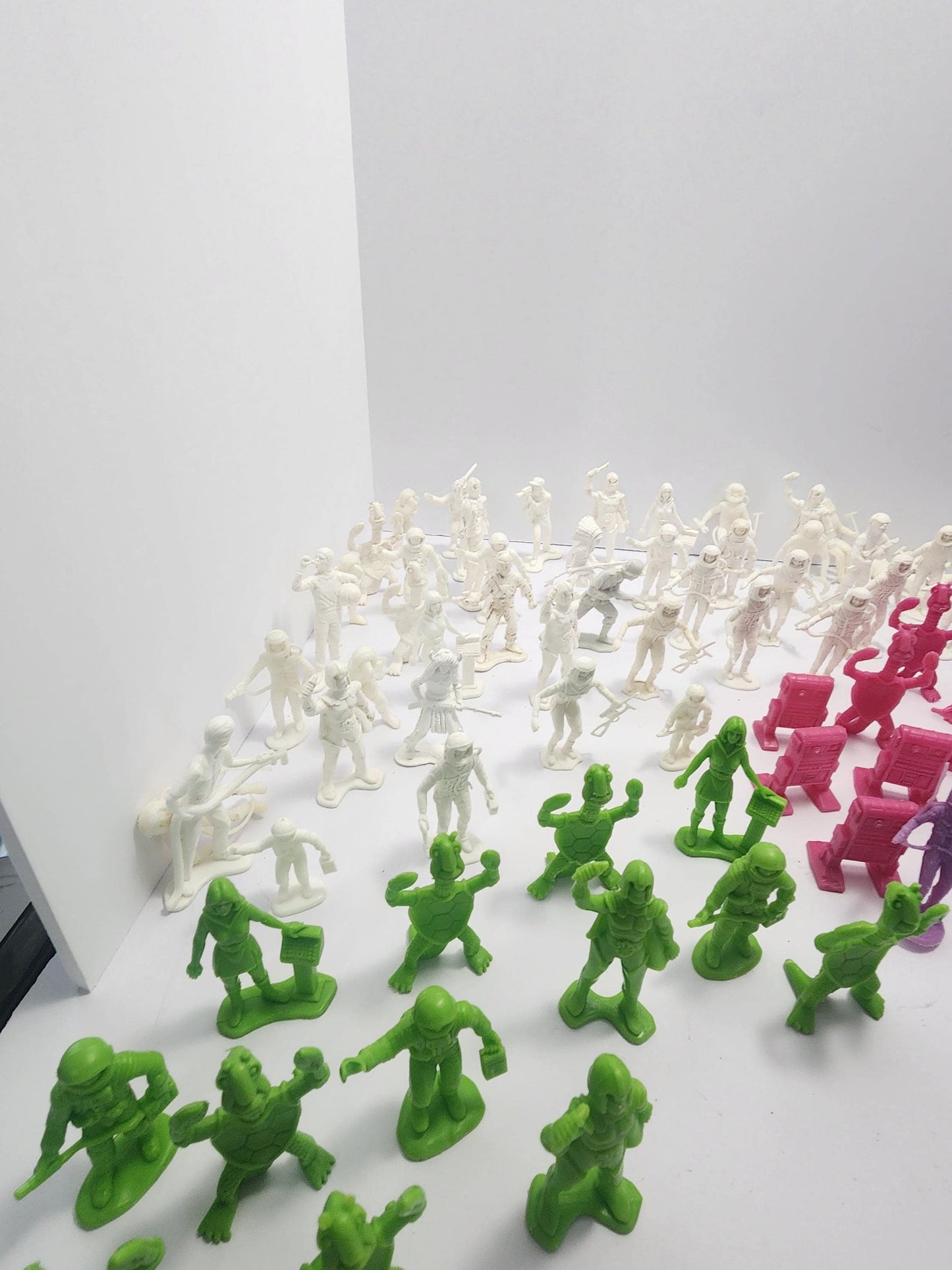 Space Astronauts HUGE 1980s Vintage LOT Of Mixed Color Figures - Astronauts - Space - Army Men - Firefighters - Figures - Pretend Play