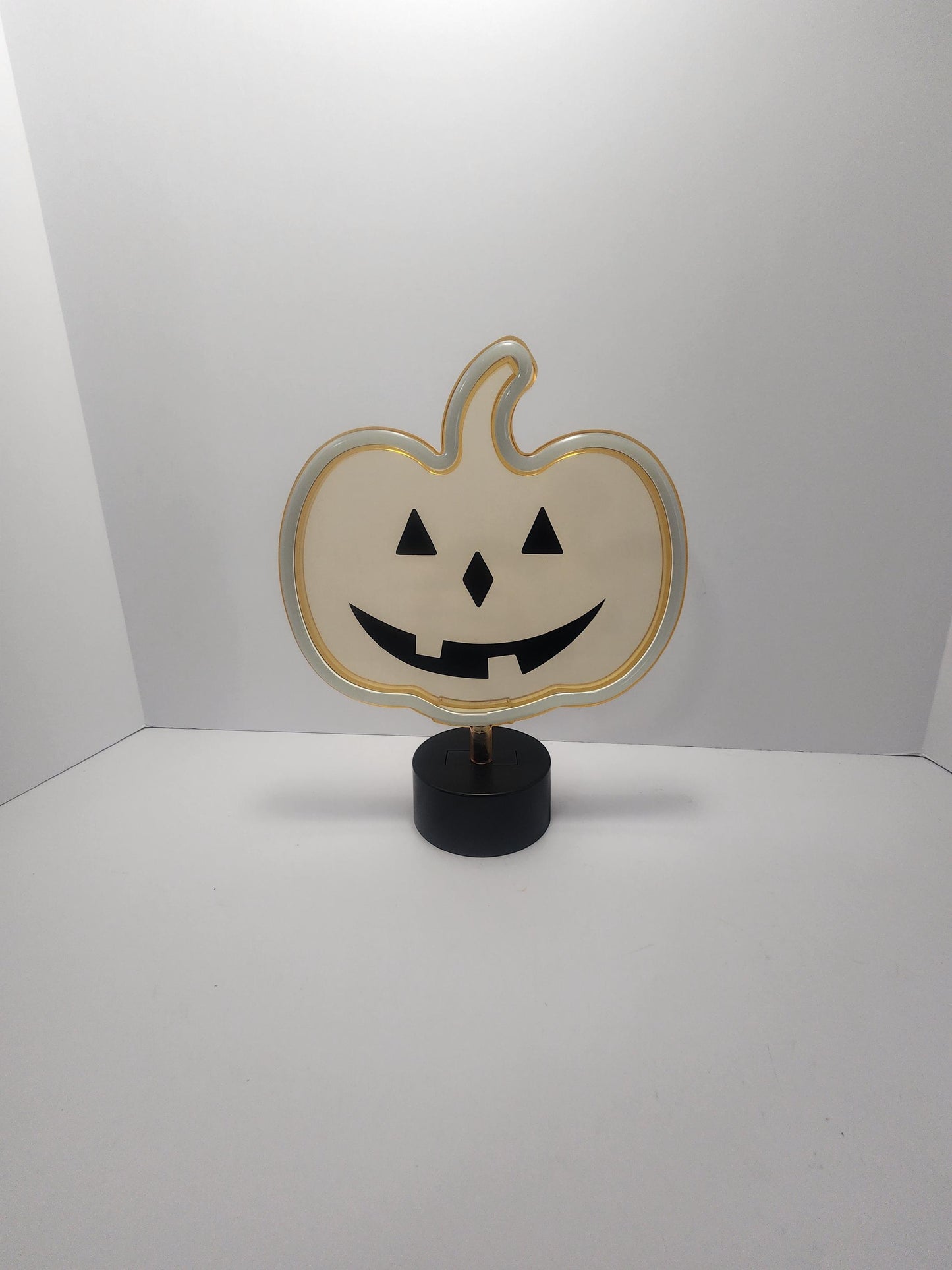 Halloween Light Up Pumpkin - Pumpkins - Halloween - Halloween Decor - Pumpkin Decor - Light Up - Trick Or Treating - Halloween Gifts