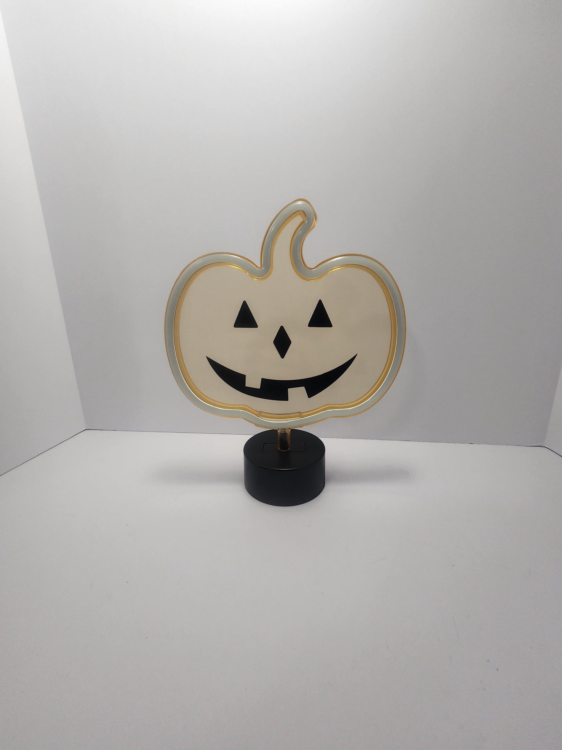 Halloween Light Up Pumpkin - Pumpkins - Halloween - Halloween Decor - Pumpkin Decor - Light Up - Trick Or Treating - Halloween Gifts