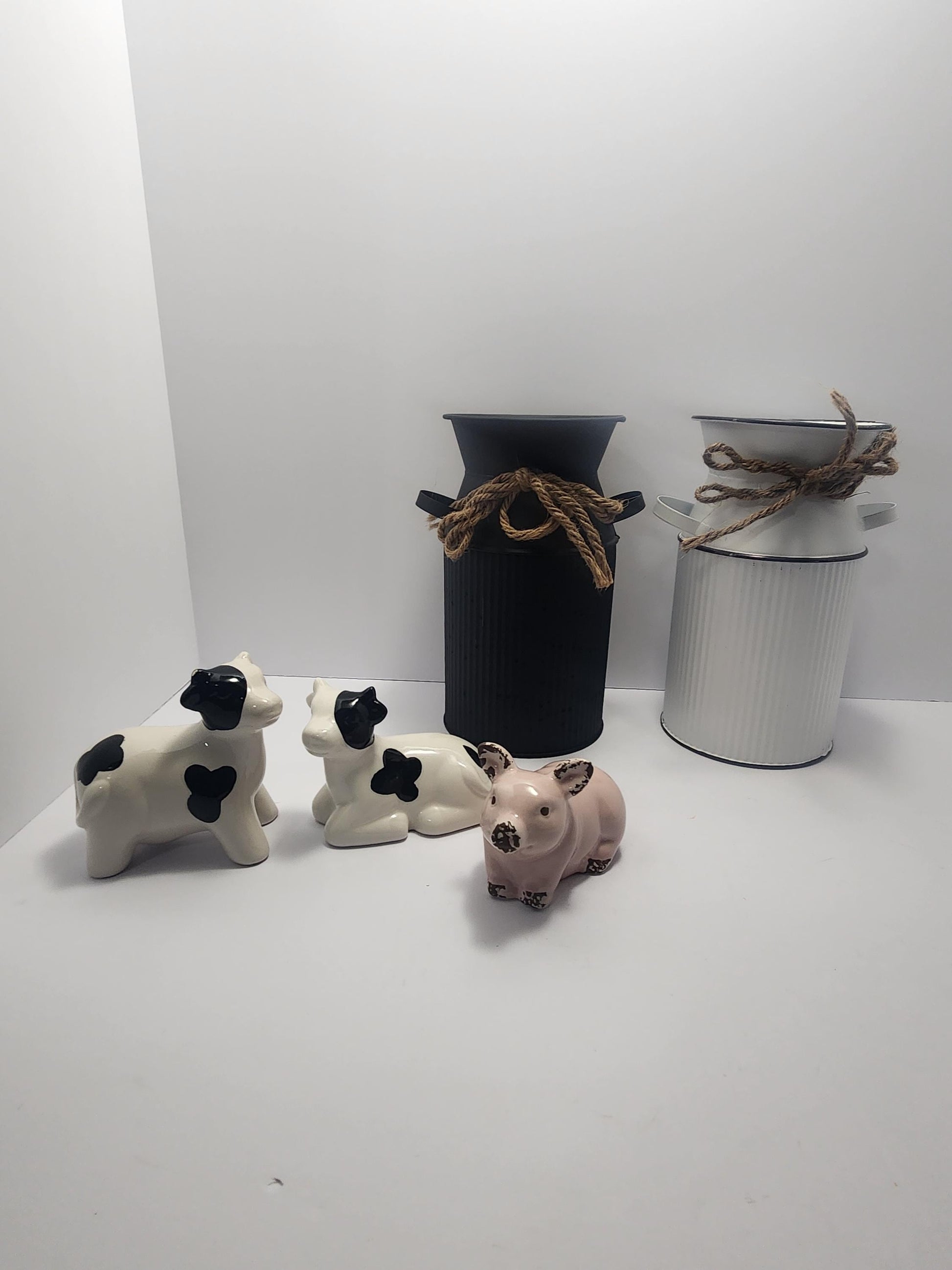 Farm Decor Animals & Milk Jug Vases - Farm - Farm Gifts - Farming - Farm Decor - Cows - Pigs - Milk Jug - Vases - Home Decor - Animals