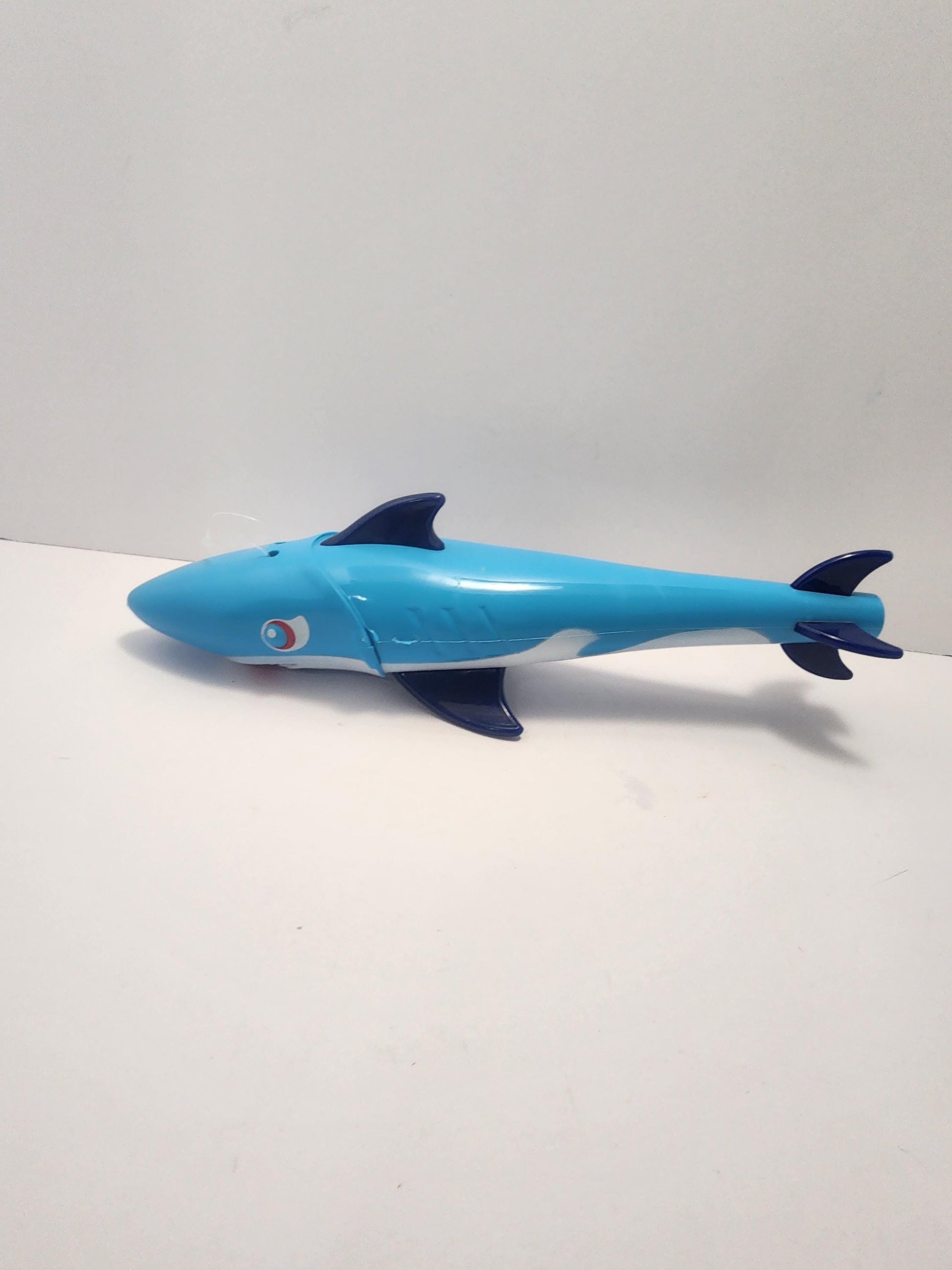 Shark Underwater Bath Or Pool Toy - Sharks - Shark Gifts - Shark Toys - Bath Toys - Pool - Pool Toys - Swimming Toys - Animals