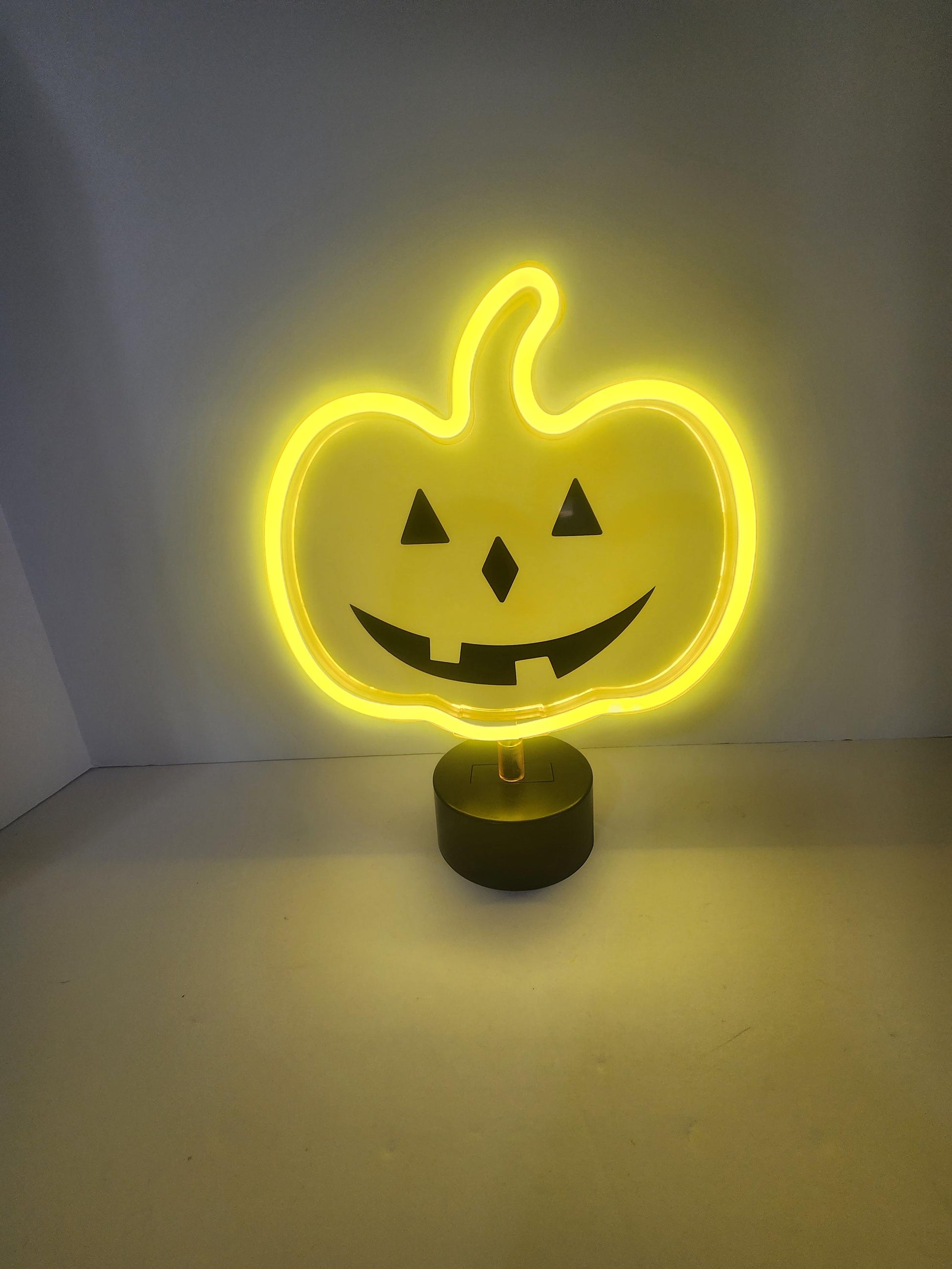 Halloween Light Up Pumpkin - Pumpkins - Halloween - Halloween Decor - Pumpkin Decor - Light Up - Trick Or Treating - Halloween Gifts