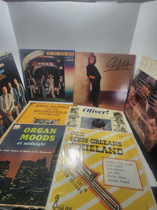Vinyl Records Mixed LOT Of 8 Vintage Records - Olivia Newton - The Oak Ridge Boys - Vinyl Records - Vintage Records - Organ Moods - Oliver
