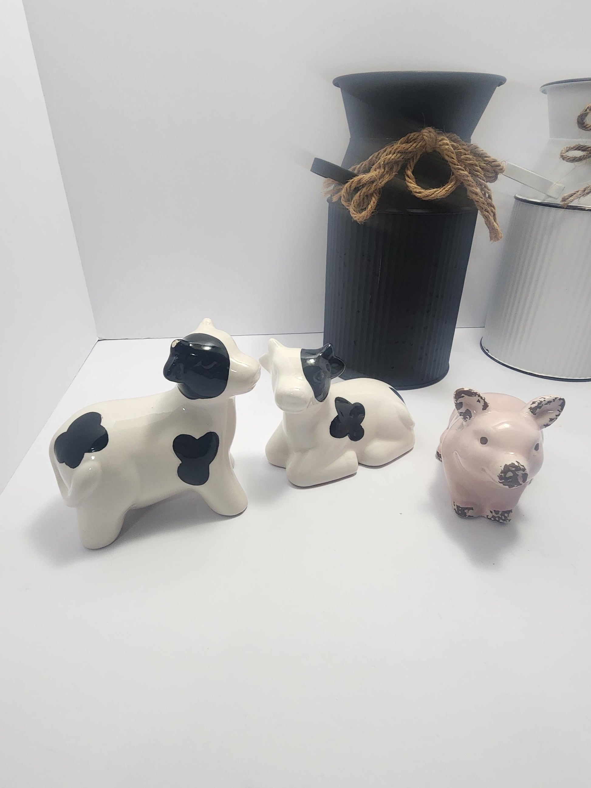 Farm Decor Animals & Milk Jug Vases - Farm - Farm Gifts - Farming - Farm Decor - Cows - Pigs - Milk Jug - Vases - Home Decor - Animals