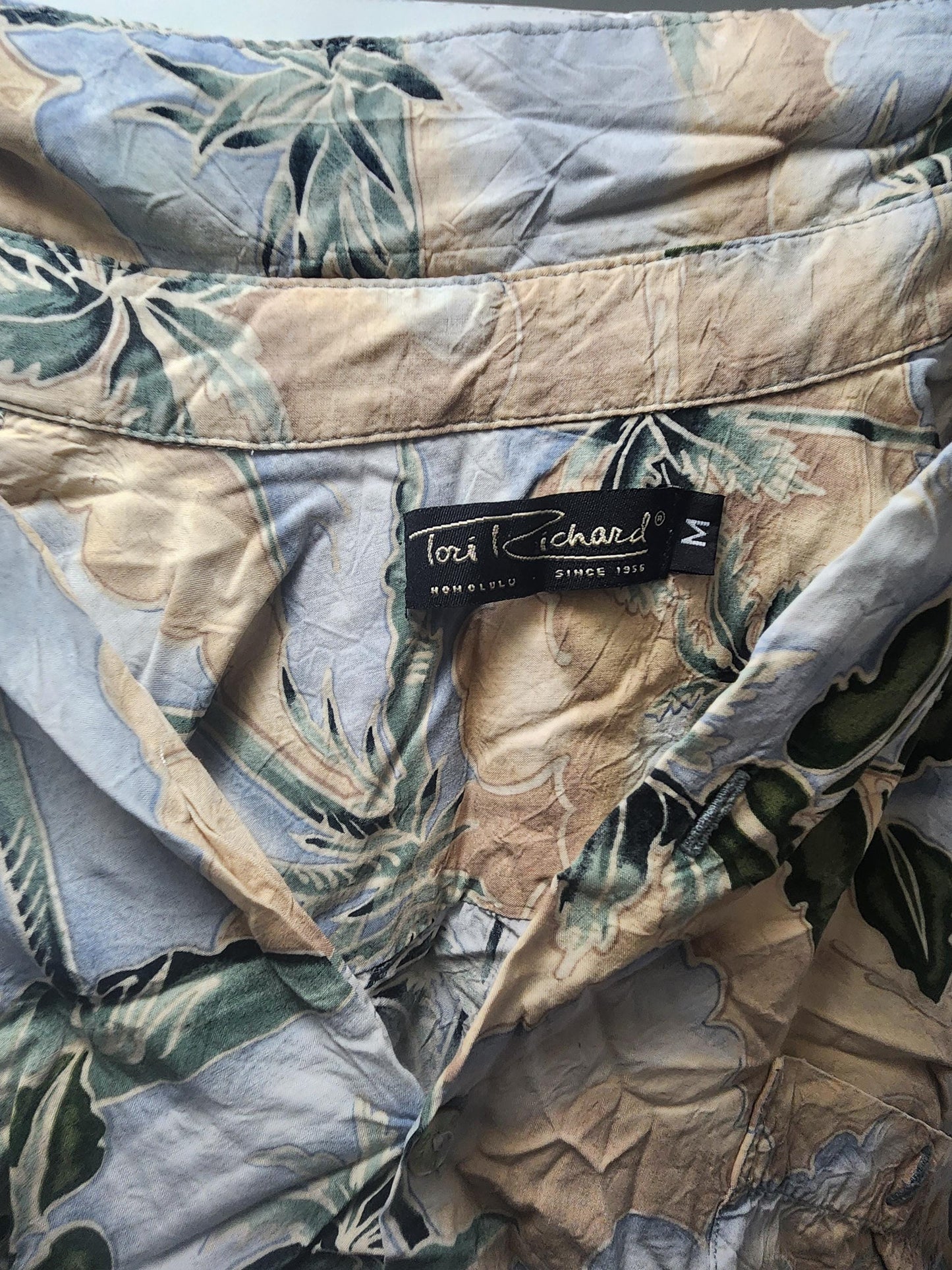 Hawaiian TShirts Size Medium & XL - Tories Richard - Hawaii - Vacation - Vacation Clothes - Shirts - Hawaiian Shirts