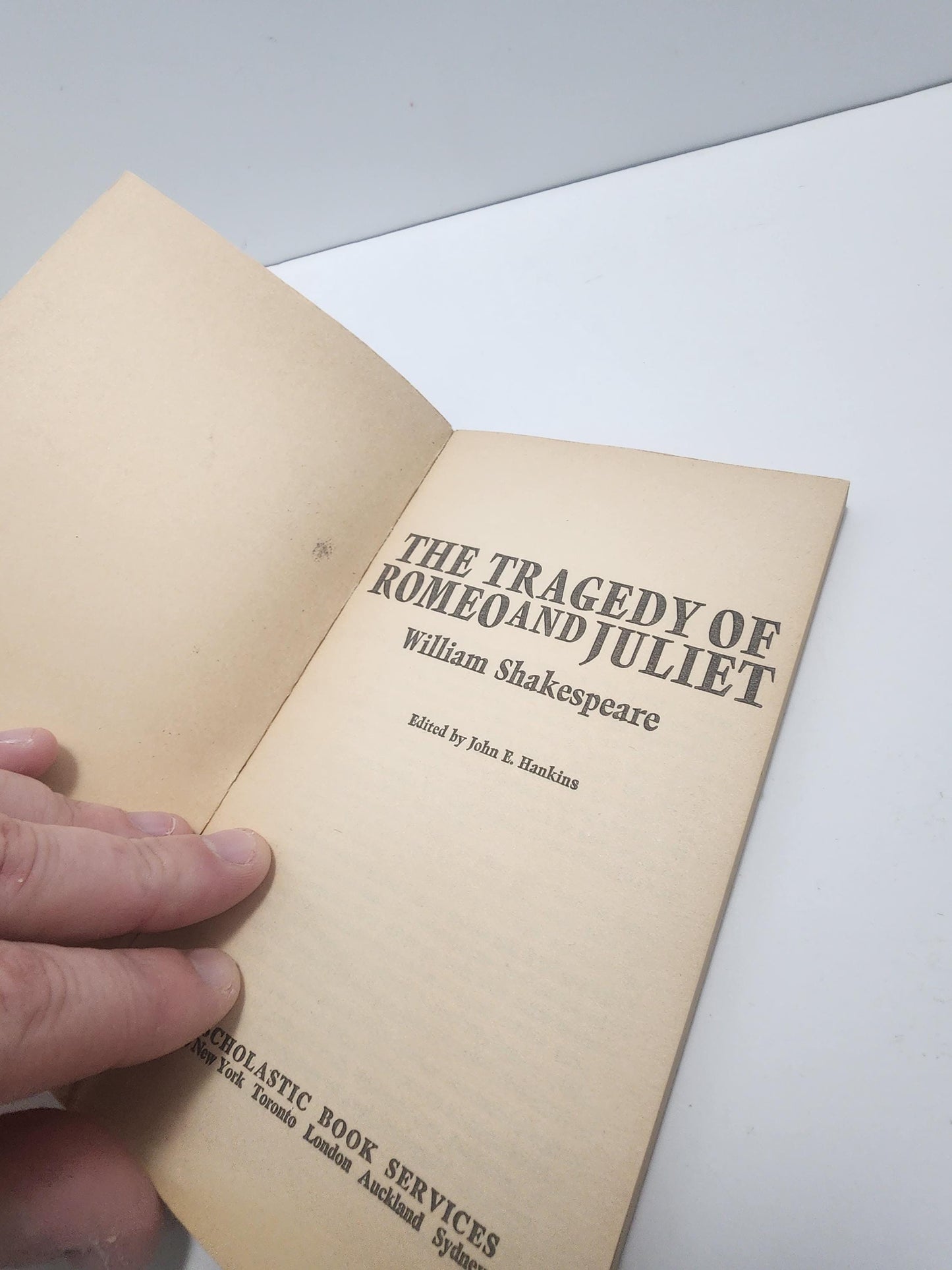 Romeo & Juliet By William Shakespeare 1992 OR 1973 Editions - Romeo And Juliet - William Shakespeare - Literature - Vintage Books - Paperbac