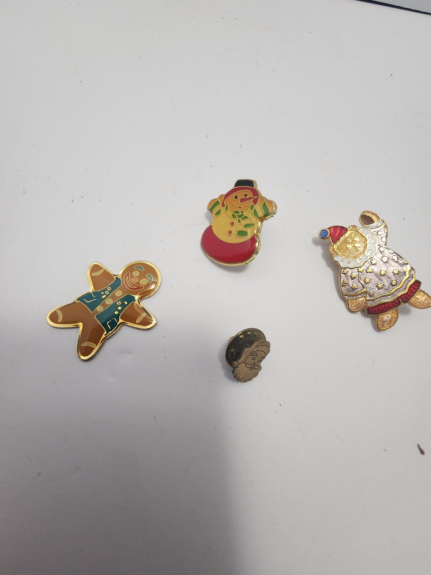 Christmas Vintage 1990s Collectable Pins LOT - Gingerbread Men - Santa - Christmas - Pins - Vintage Pins - Collectable Pins - Christmas Pins