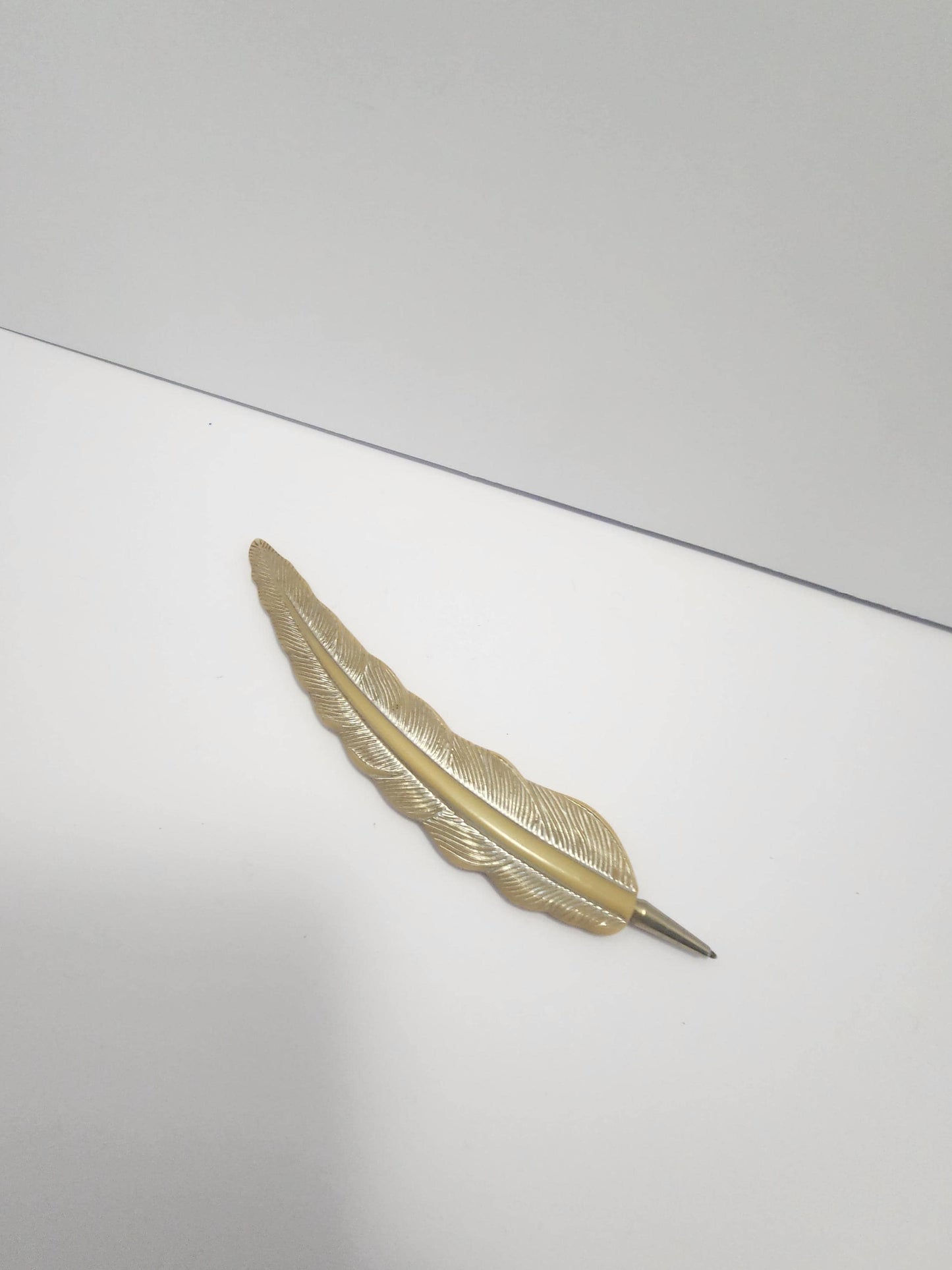 Vintage Monet Feather Brooch Pen - Pen - Office - Office Decor - Feathers - Gift Feathers - Monet - Monet Feather - Brooch