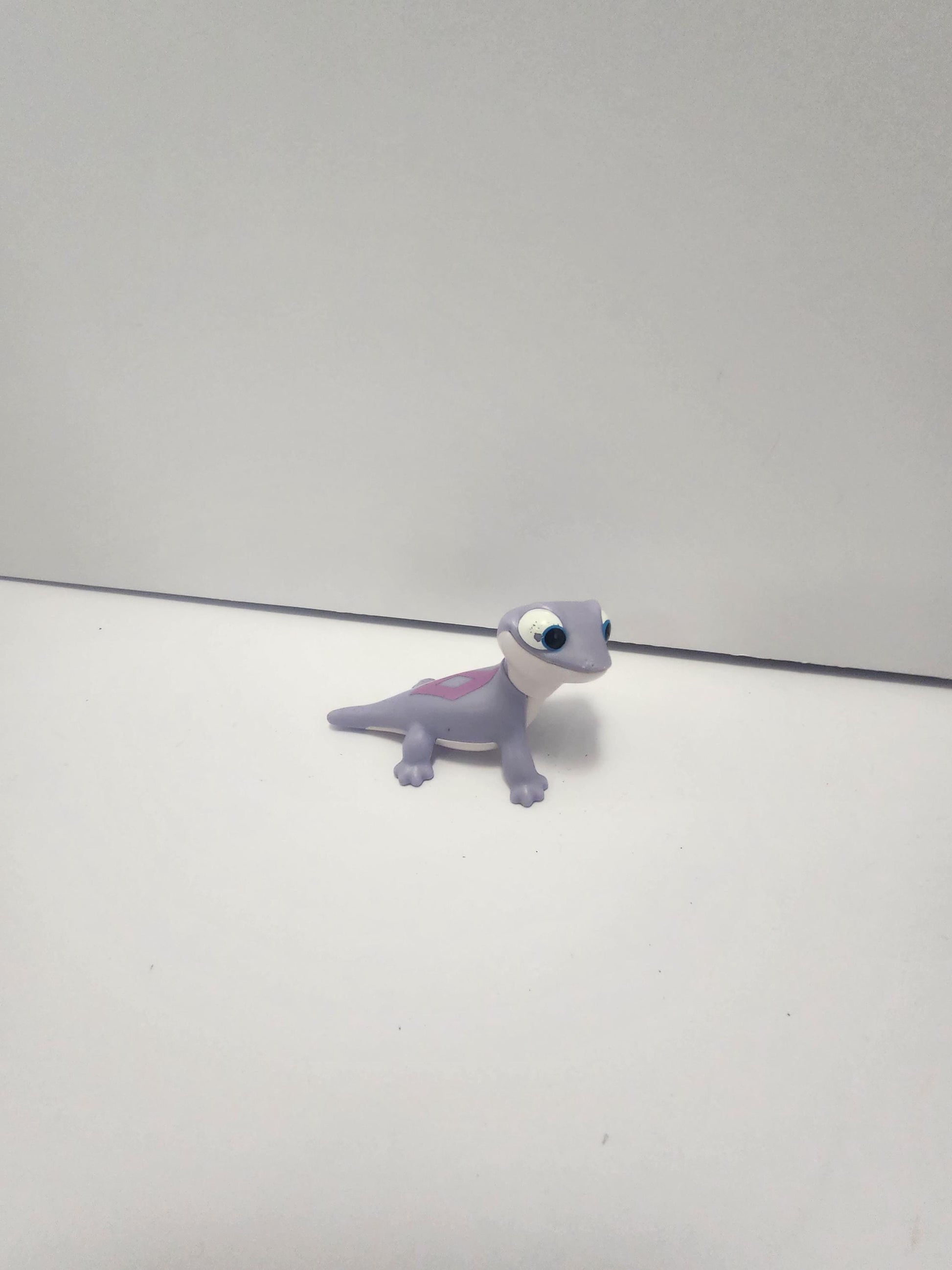 Disney Frozen Bruni Salamander Figure - Disney - Disney Toys - Bruni - Lizards - Frozen Lizard - Frozen Toys - Cake Toppers - Frozen Toys