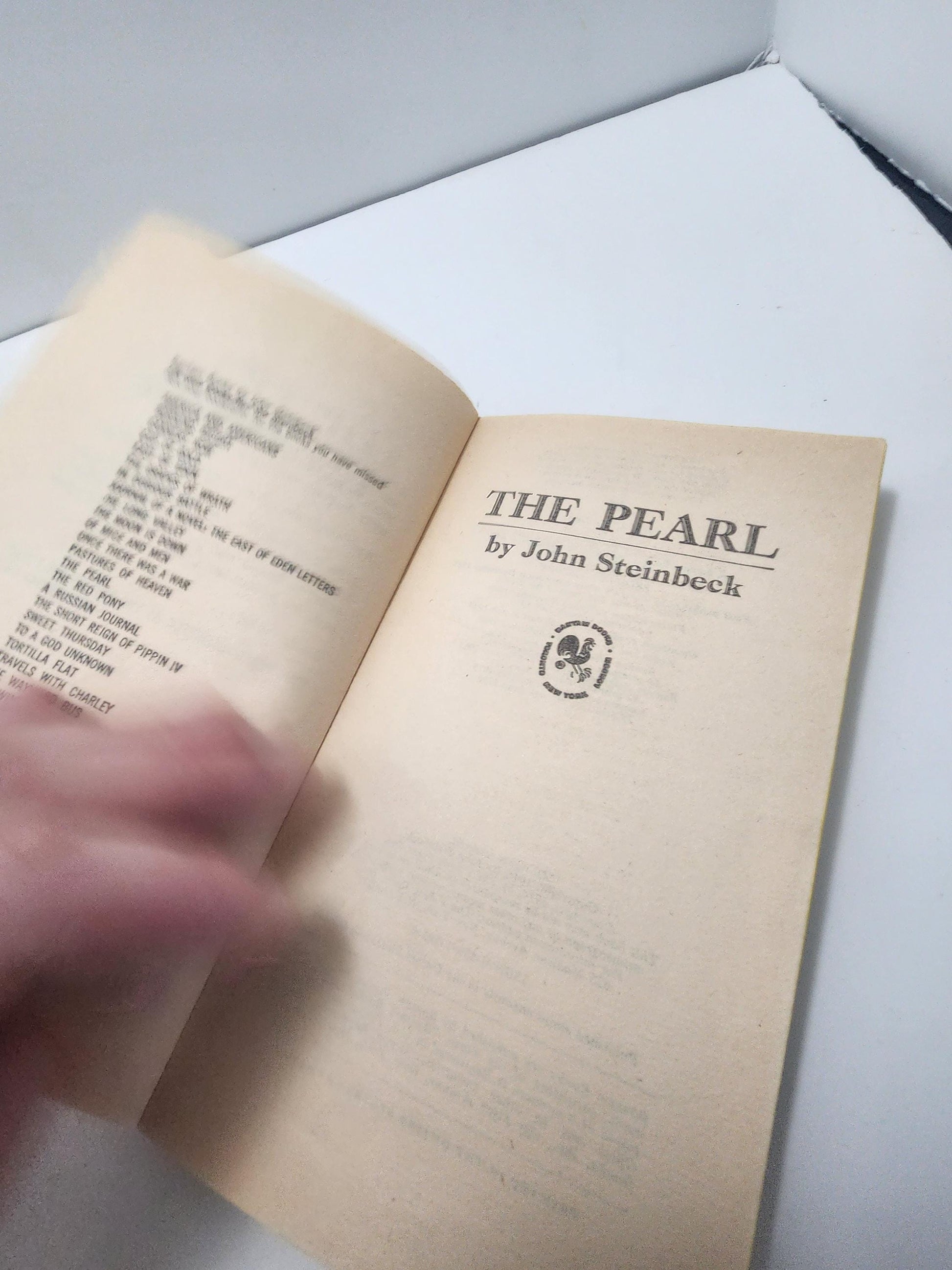 Of Mice And Men & The Pearl Vintage John Steinback Books LOT Of 2 - The Pearl - Of Mice And Men - Literature - John Steinback