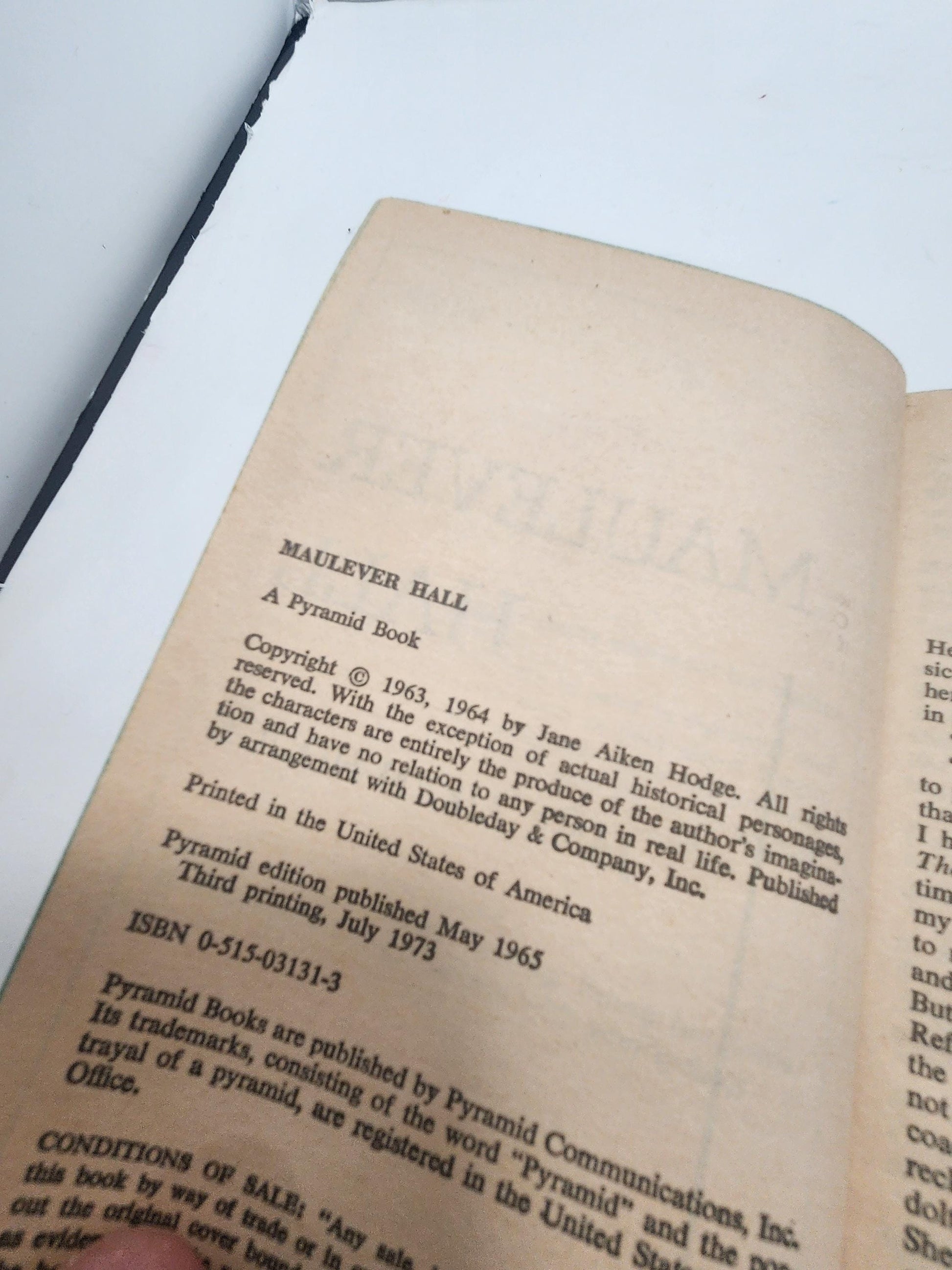 1973 Maulever Hall by Jane Aiken Hodge - Paperback Books - 1970's - Vintage Books - Maulever Hall - Jane Aiken Hodge - Jane Hodge Books