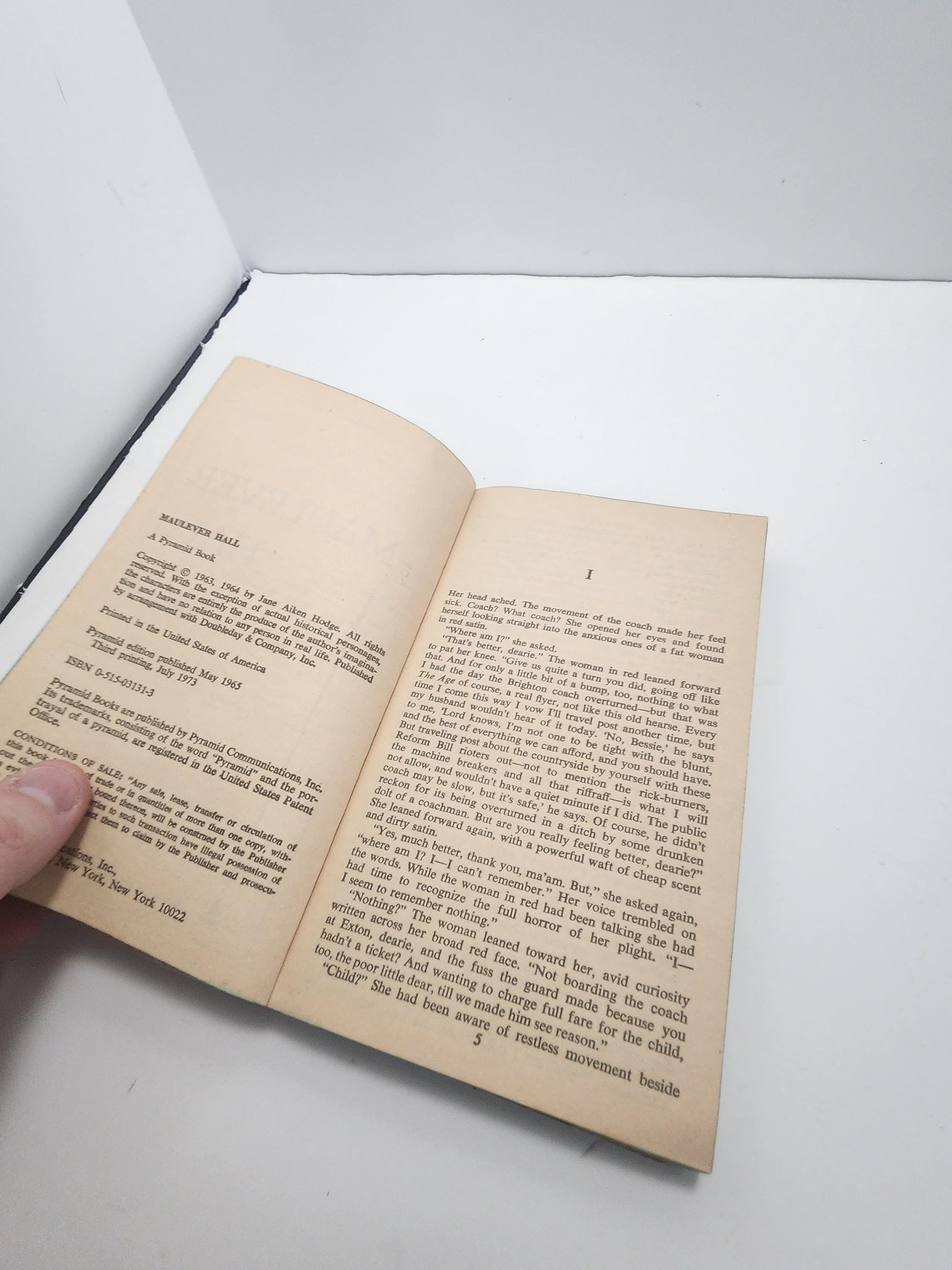 1973 Maulever Hall by Jane Aiken Hodge - Paperback Books - 1970's - Vintage Books - Maulever Hall - Jane Aiken Hodge - Jane Hodge Books