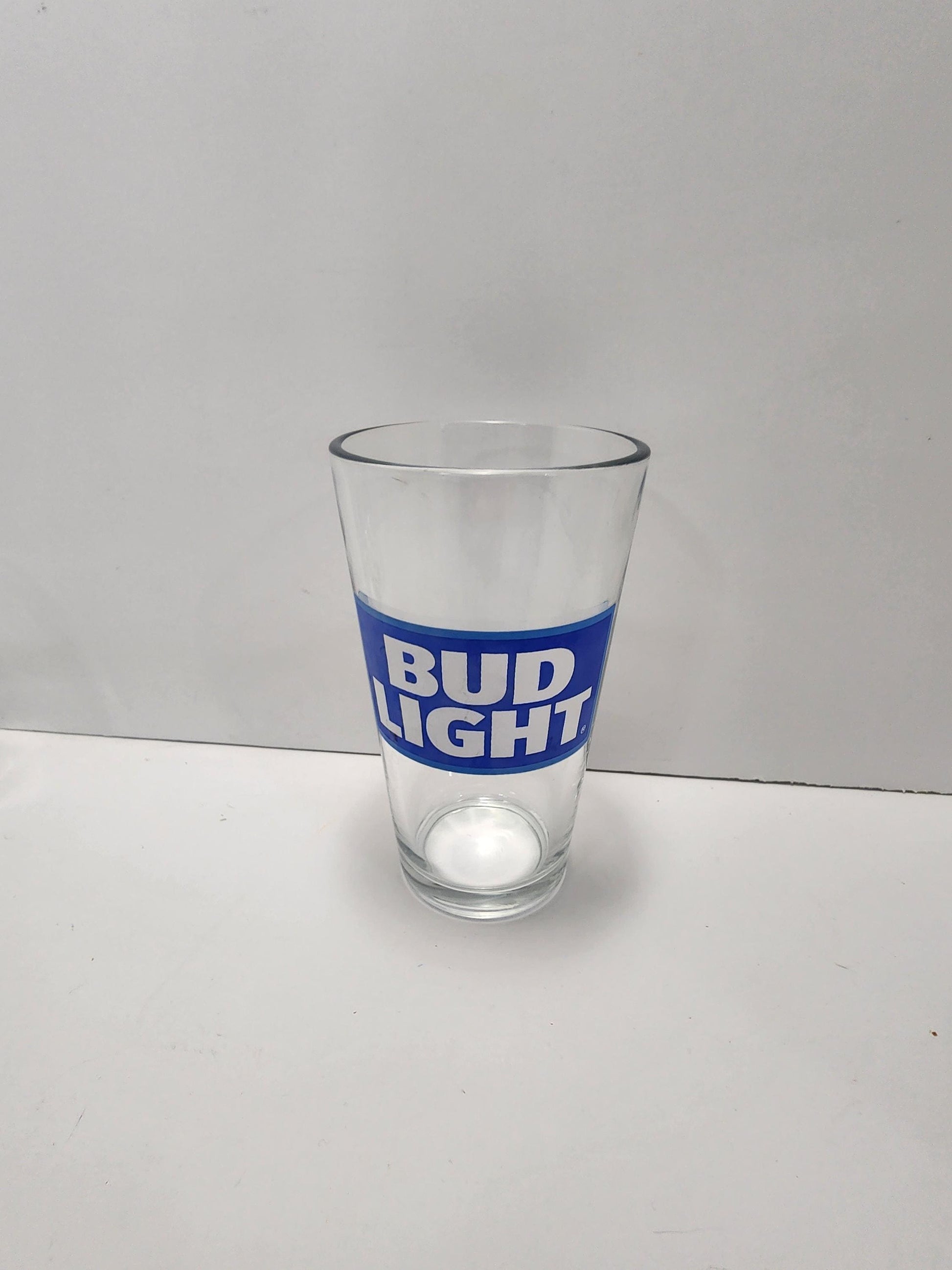 Bud Light Pint Beer Glass - Glasses - Pint Glass - Drinking Glasses - Beer - Budlight - Gift Glasses - Drinkware - Barware