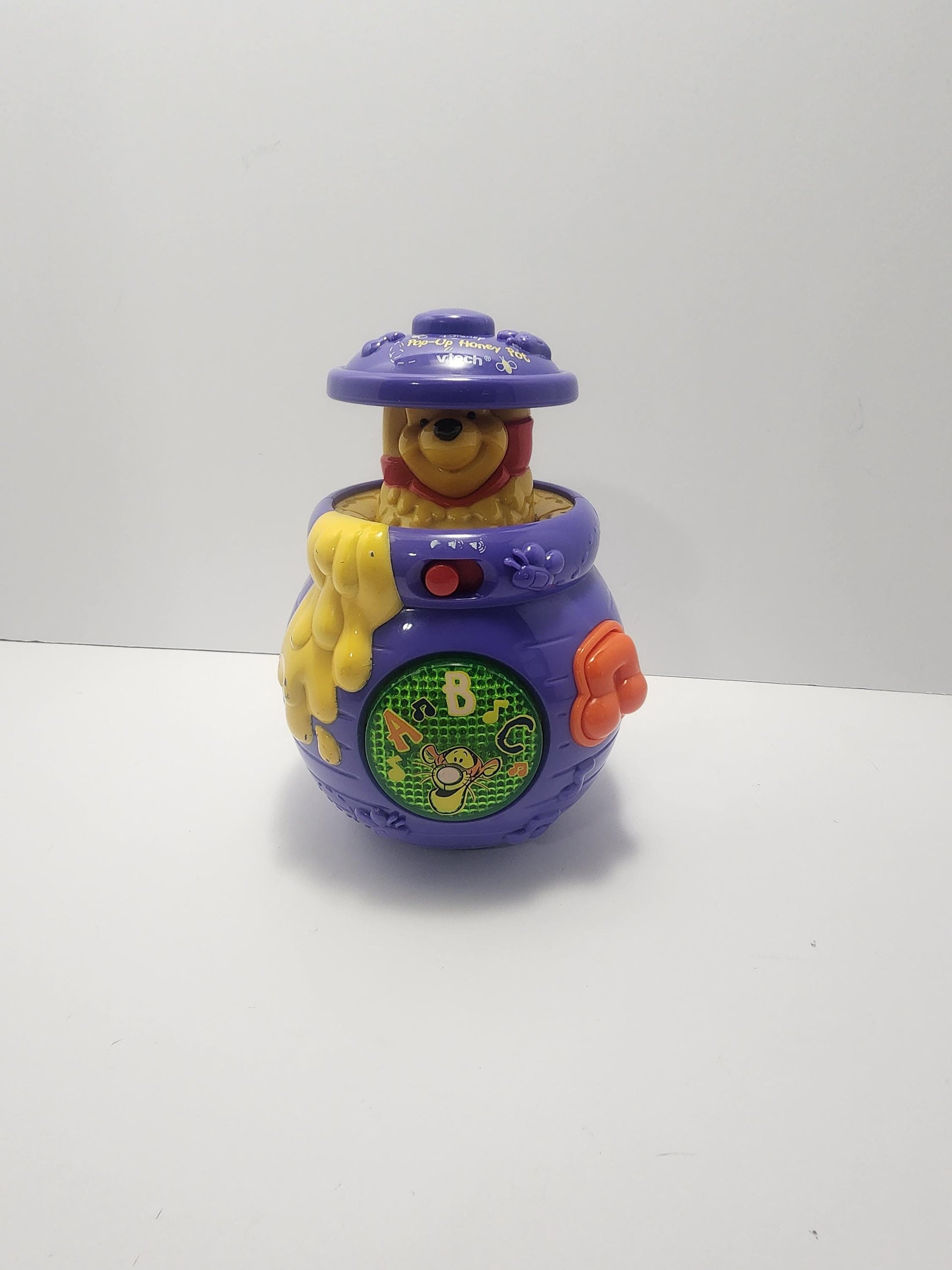 Vtech Winnie The Pooh Peek A Boo Singing Honeypot Electronic Game - Winnie The Pooh - Games - Interactive Toys - Vtech - Honeypot - Disney