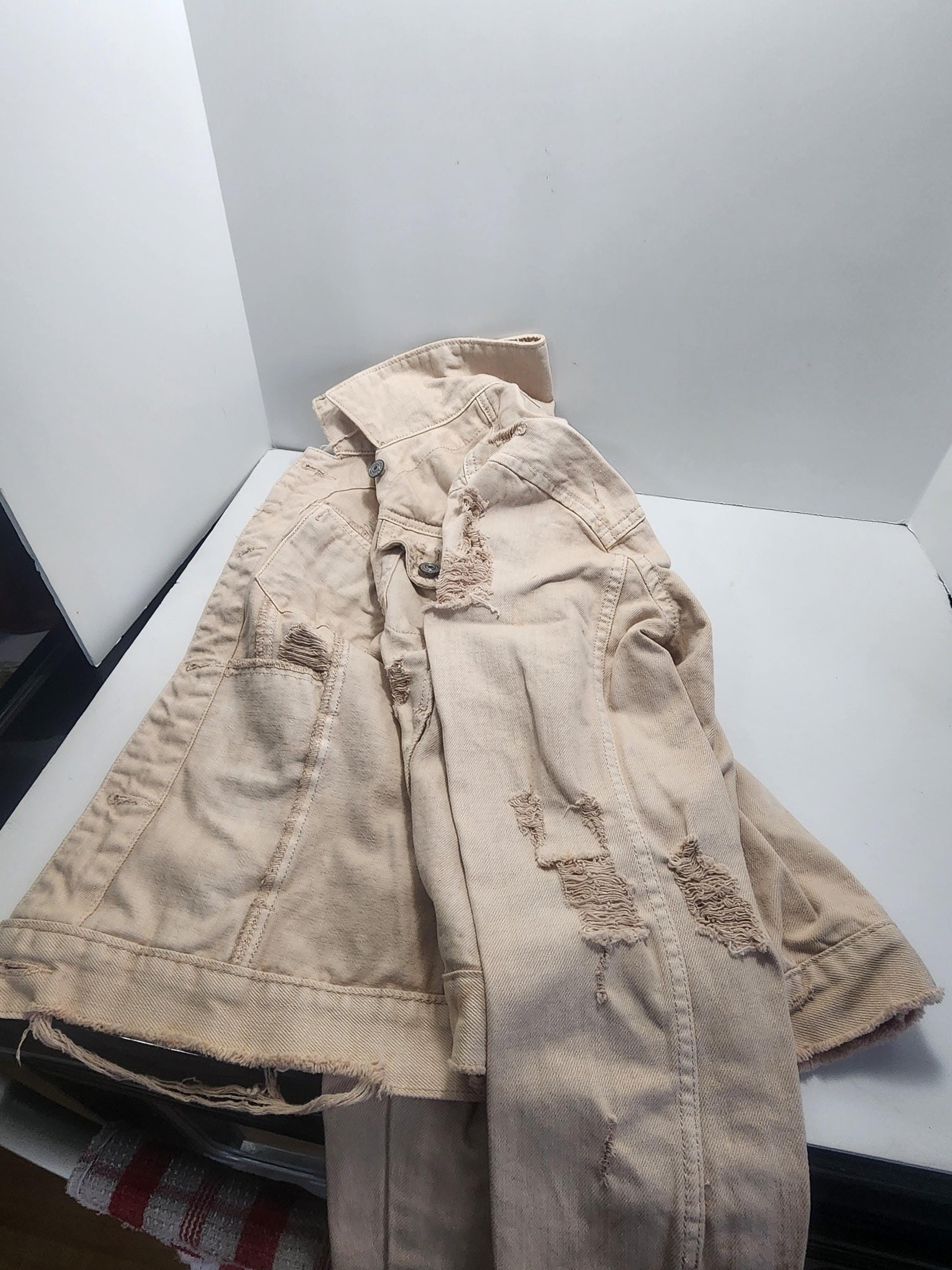 Abercrombie & Fich Size Small Denim Jacket - Jackets - Size Small - Womens Jacket - Clothing - Abercombie and Fich - Abercrombie - Denim