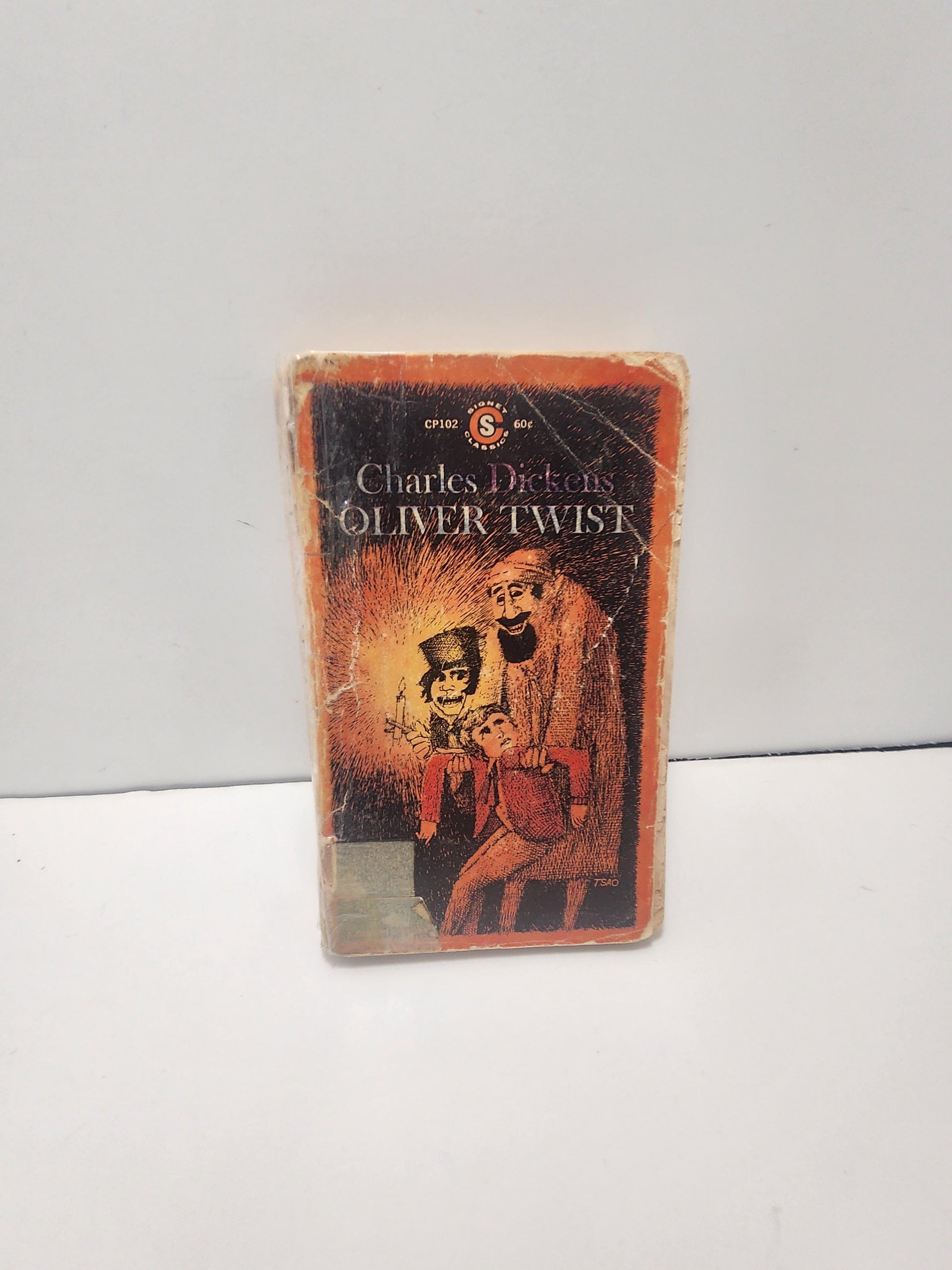 Charles Dickens Book LOT Of 2 1980's 1990's - Paperback Books - Charles Dickens - The Pickwick Papers - Oliver Twist