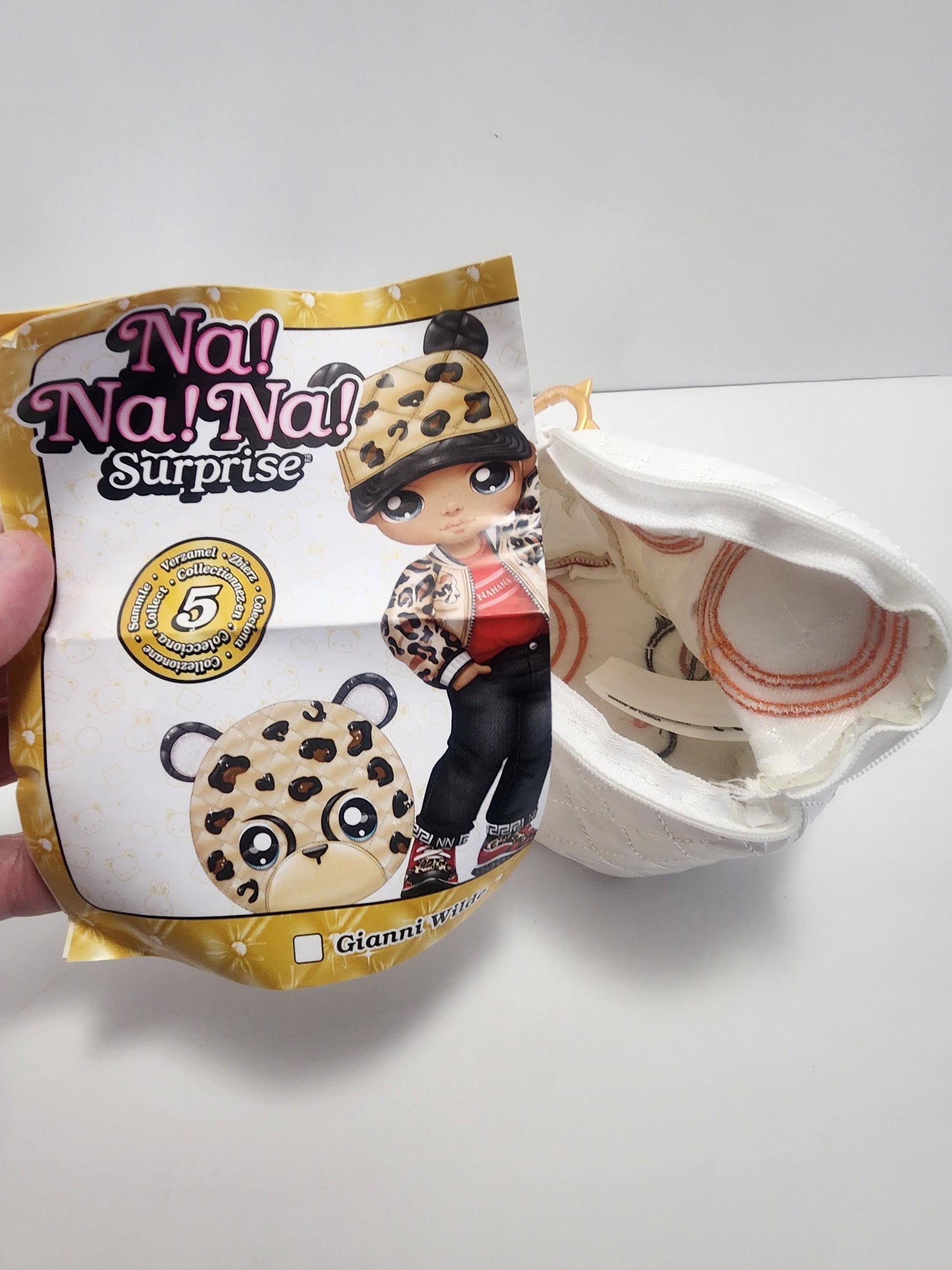 Na! Na! Na! Surprise Glam Series 2 Liling Luck Lucky Cat-Inspired metallic clip-on kitty purse - Purse - Kitty - Cats - Kids Purse - Surpris
