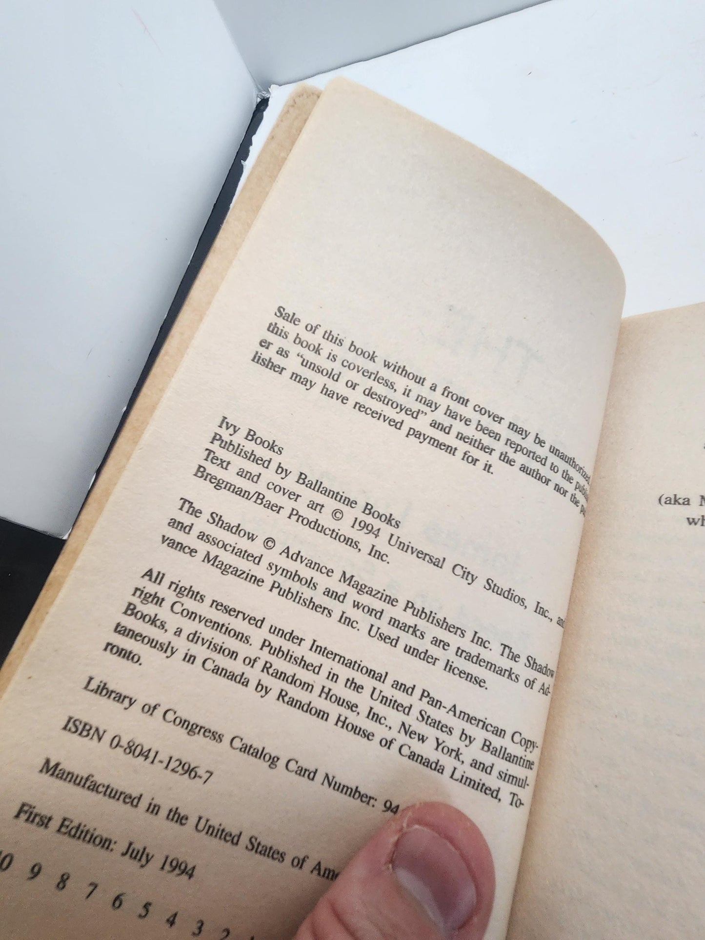 1994 The Shadow by James Luceno Featuring Alec Baldwin - The Shadow - The Shadow Book - Alec Baldwin - Movies - Book Movies - Paperback Book