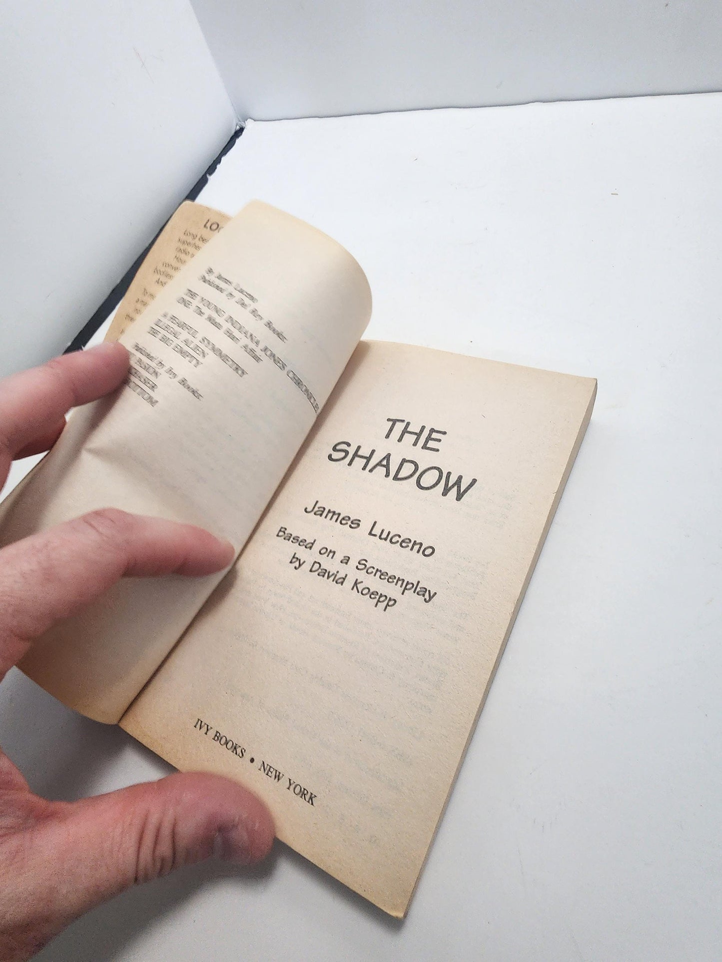 1994 The Shadow by James Luceno Featuring Alec Baldwin - The Shadow - The Shadow Book - Alec Baldwin - Movies - Book Movies - Paperback Book
