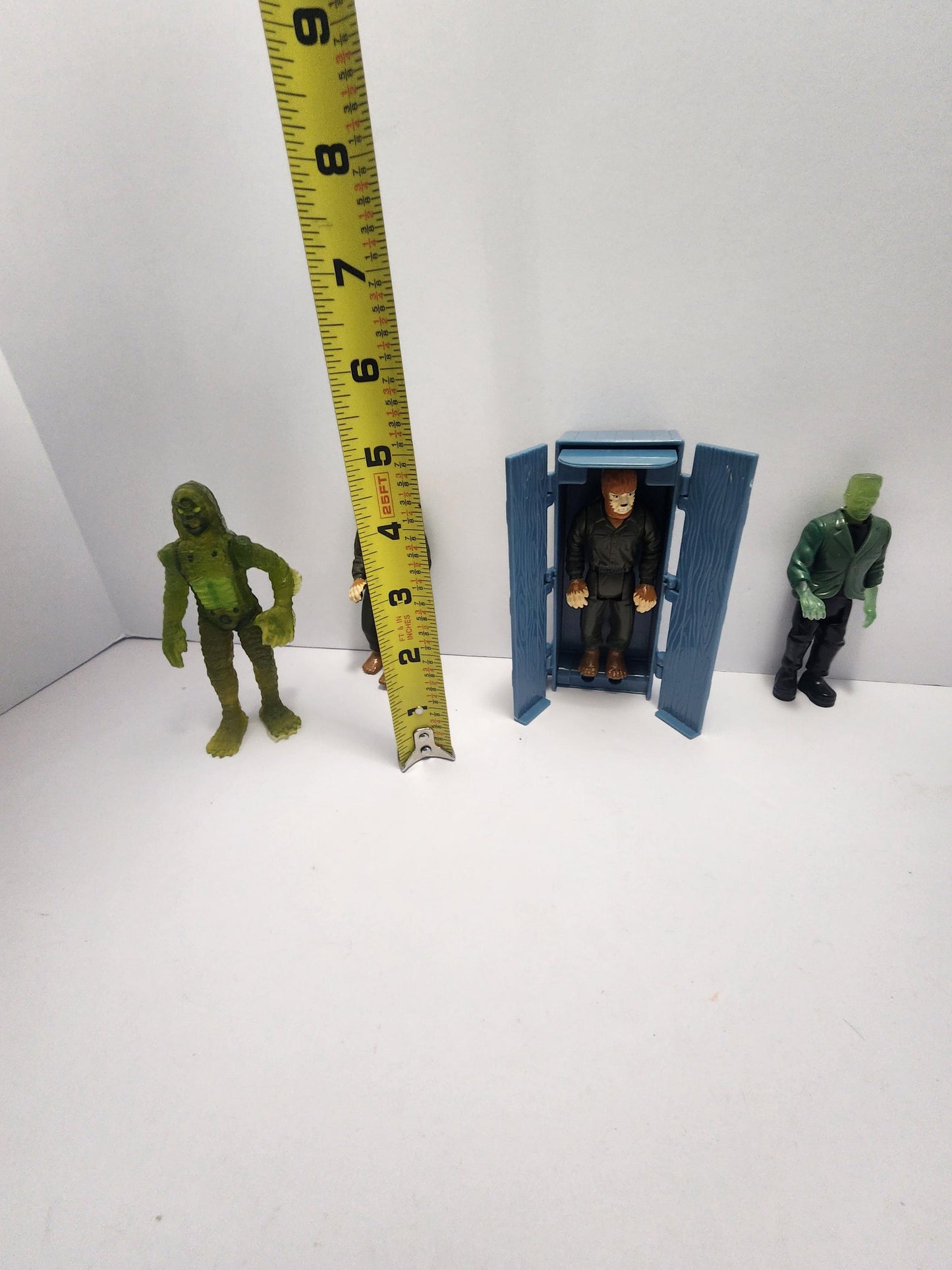 Universal Monsters 1999 Werewolf Action Figure With Crate - Universal Monsters - Werewolf - Monsters - Halloween - Action Figures