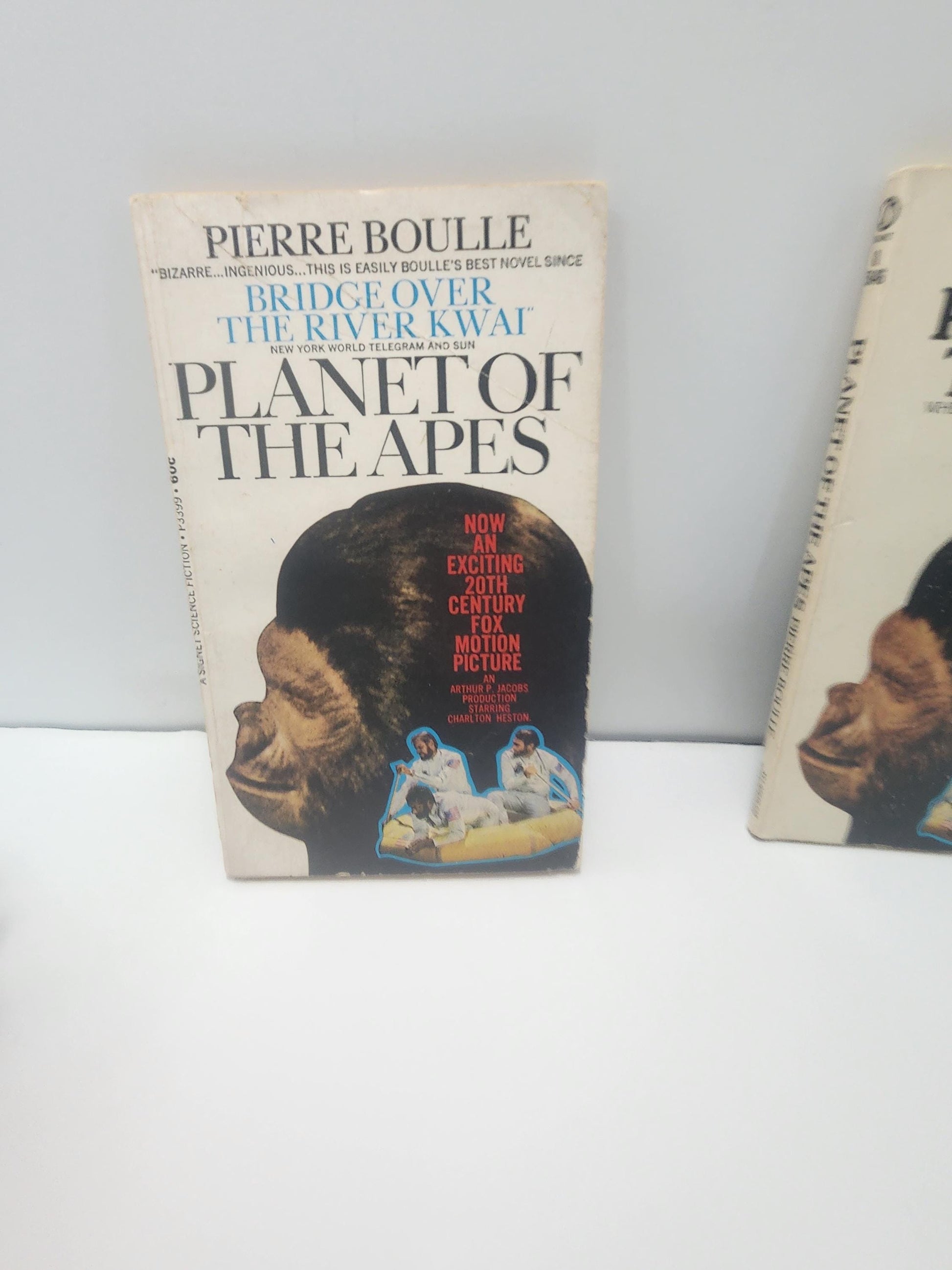 1960's Planet Of The Apes By Pierre Boulle Vintage Paperback Book - Planet Of The Apes - Pierre Boulle - Movies - Movies Into Books - 1960's