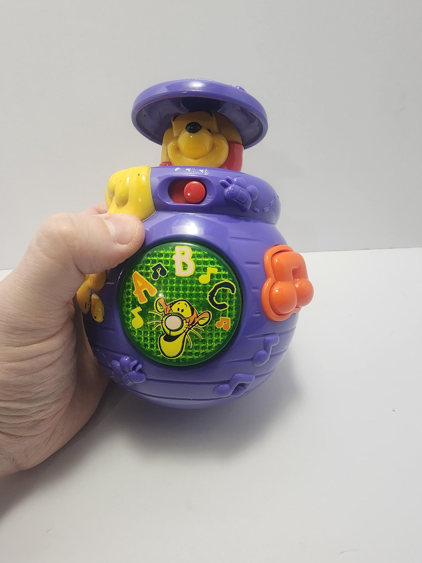Vtech Winnie The Pooh Peek A Boo Singing Honeypot Electronic Game - Winnie The Pooh - Games - Interactive Toys - Vtech - Honeypot - Disney