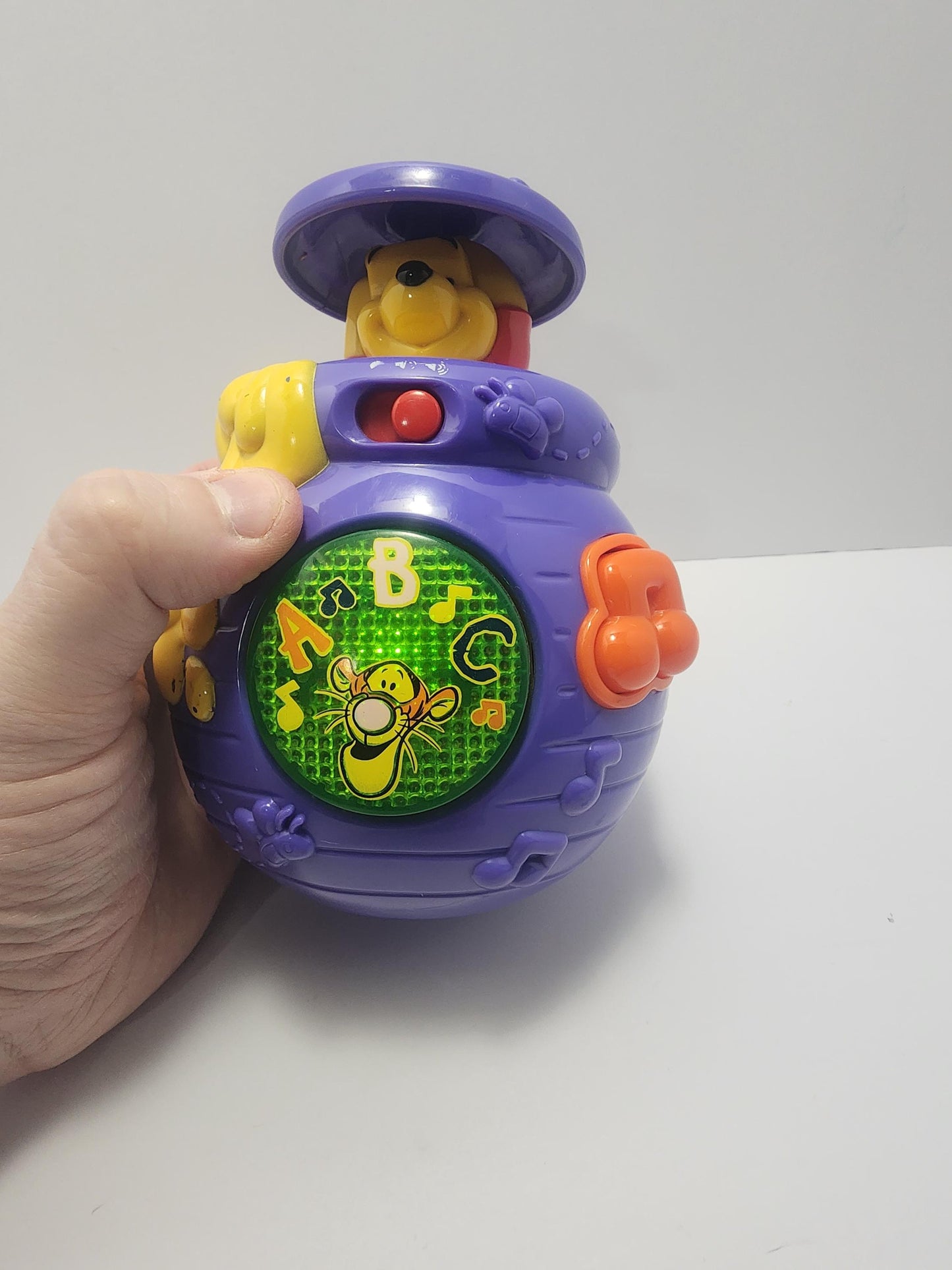 Vtech Winnie The Pooh Peek A Boo Singing Honeypot Electronic Game - Winnie The Pooh - Games - Interactive Toys - Vtech - Honeypot - Disney