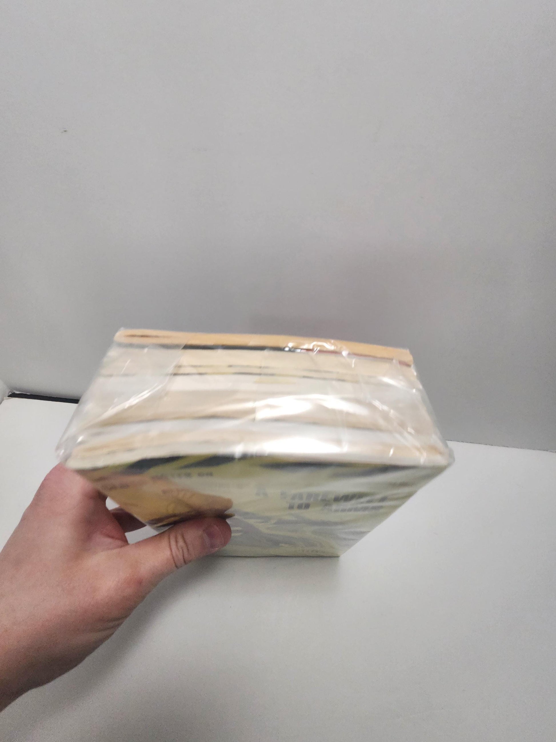 A Farewell To Arms Classic Novel by Ernest Hemingway, first published in 1929 - Vintage Books - A Farewell To Arms - Novels - Ernest Hemingw