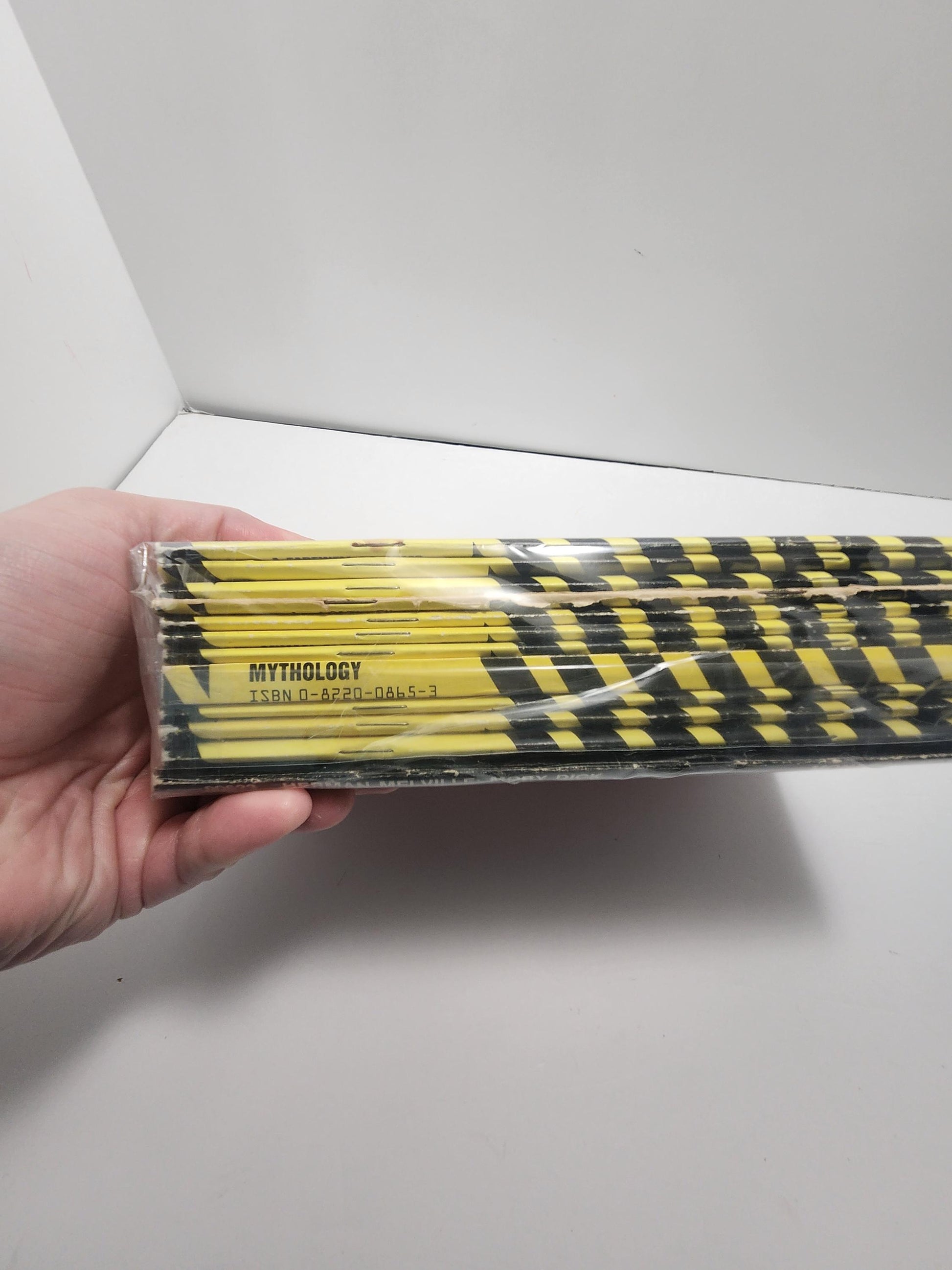 A Farewell To Arms Classic Novel by Ernest Hemingway, first published in 1929 - Vintage Books - A Farewell To Arms - Novels - Ernest Hemingw