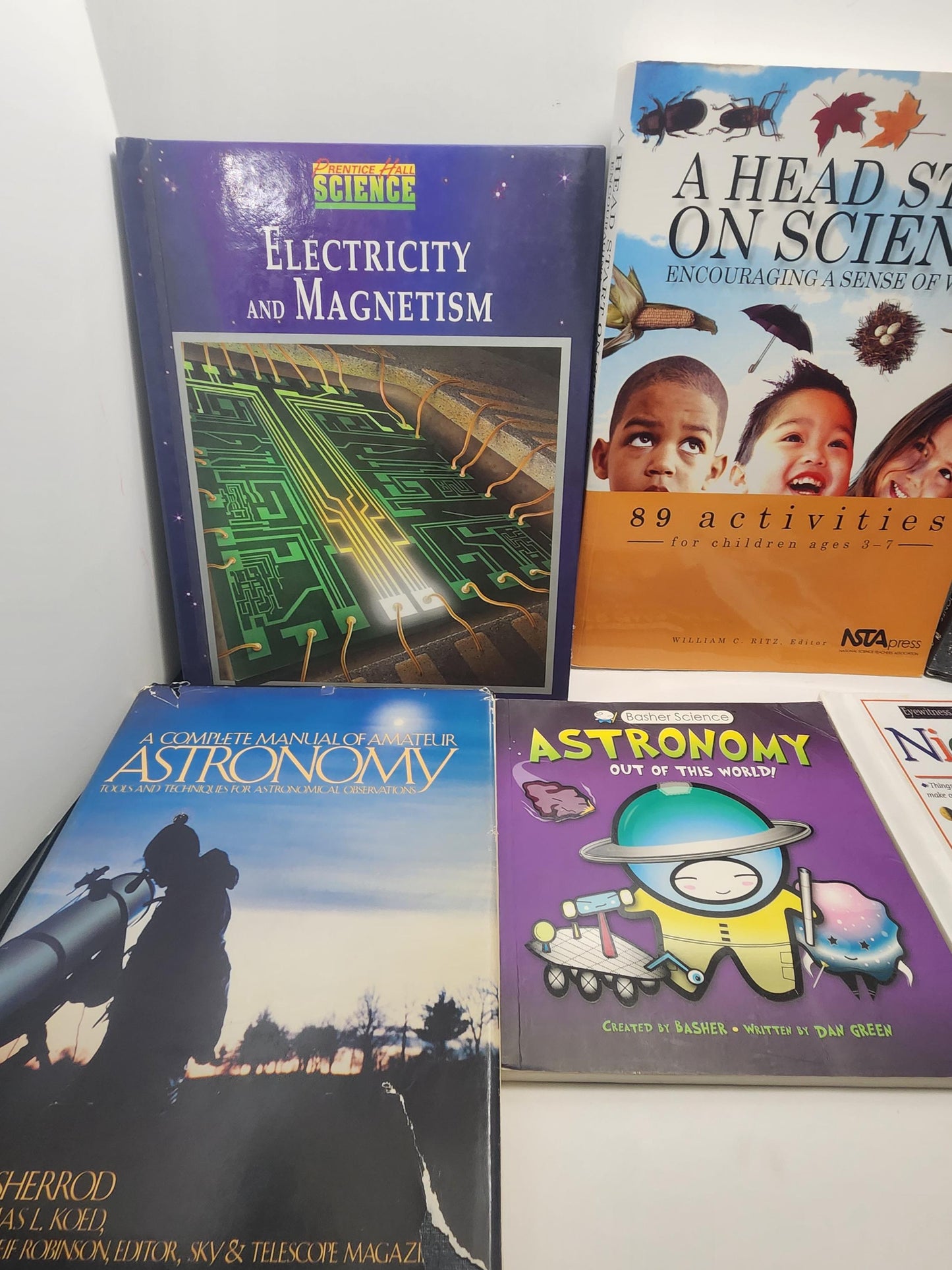 Science & Astrology Vintage LOT Of Books - Science - Science Books - Stars - Stars Books - Astrology - Astrology Books - Educational Books