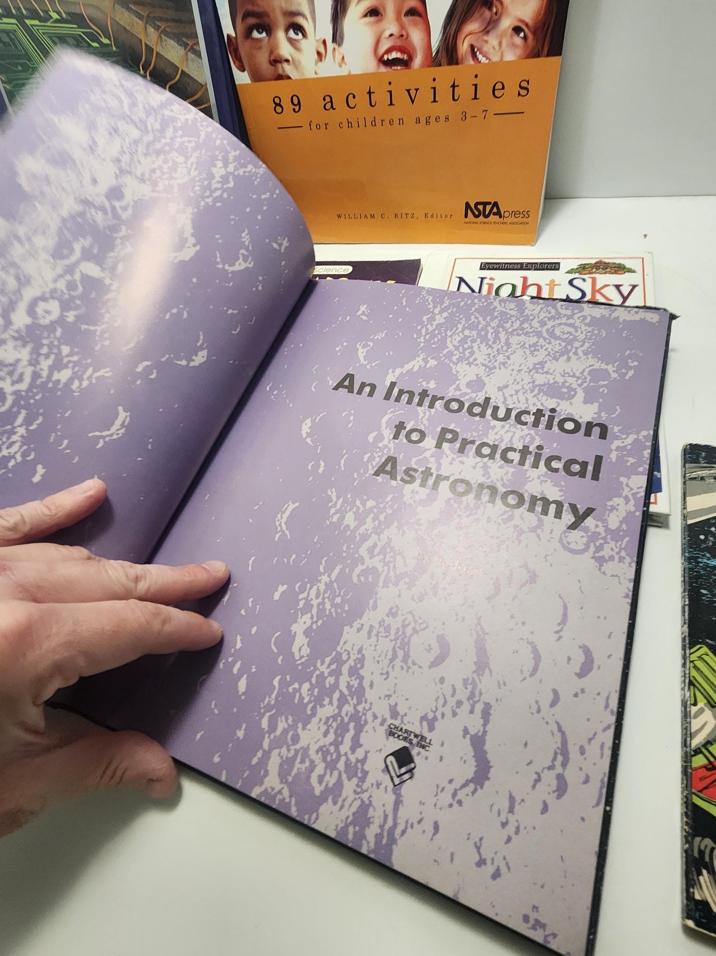 Science & Astrology Vintage LOT Of Books - Science - Science Books - Stars - Stars Books - Astrology - Astrology Books - Educational Books