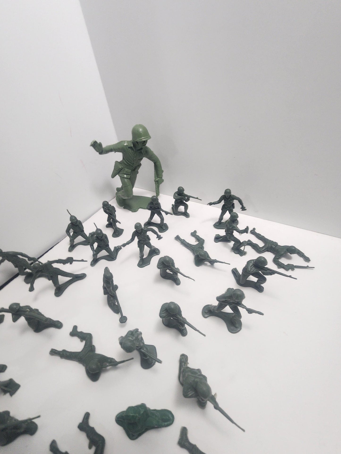 Army Men Vintage Action Figures Huge LOT - Army - Army Men - Action Figures - Playset - War - War Toys - Army Men Toys