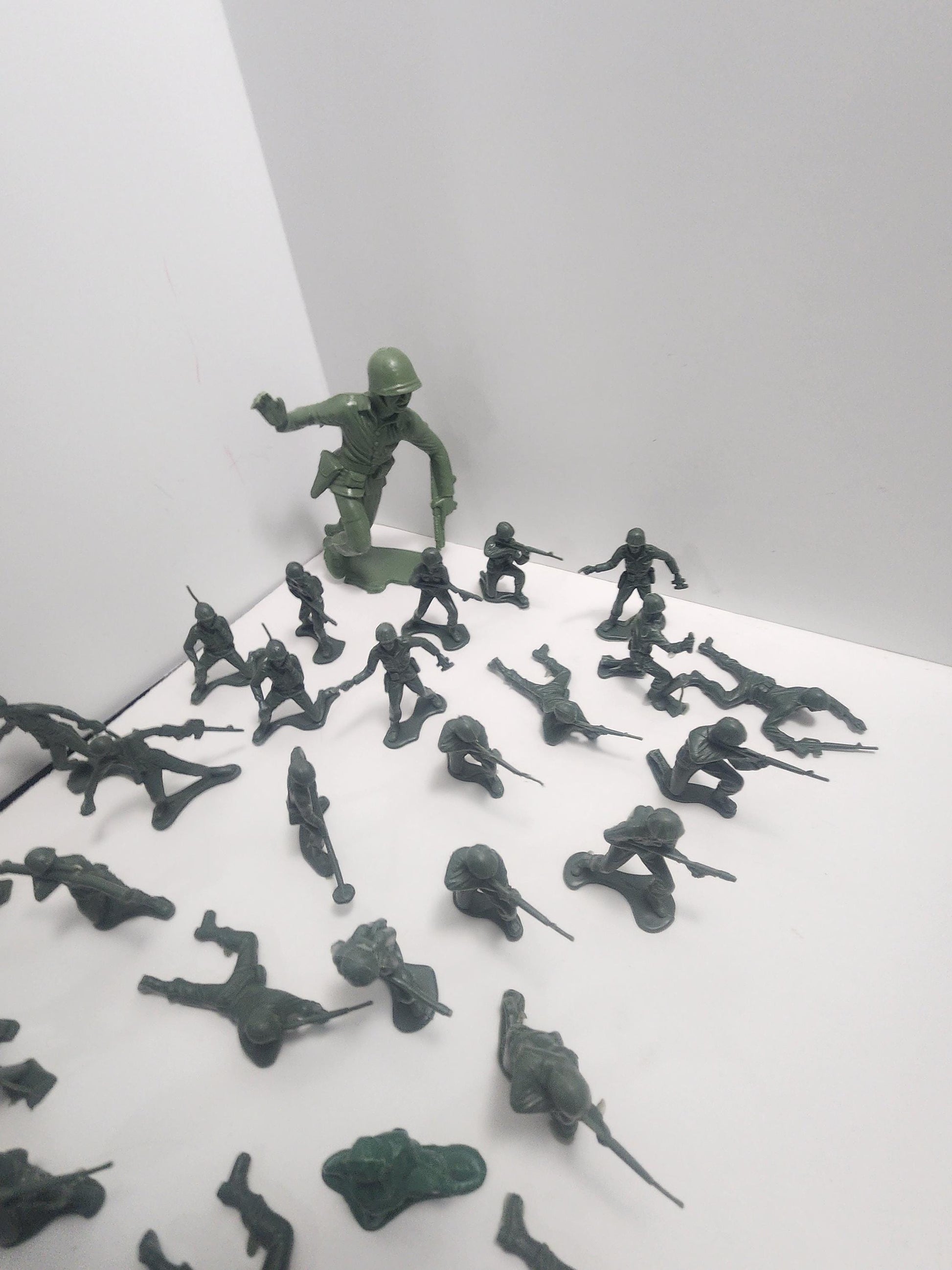 Army Men Vintage Action Figures Huge LOT - Army - Army Men - Action Figures - Playset - War - War Toys - Army Men Toys